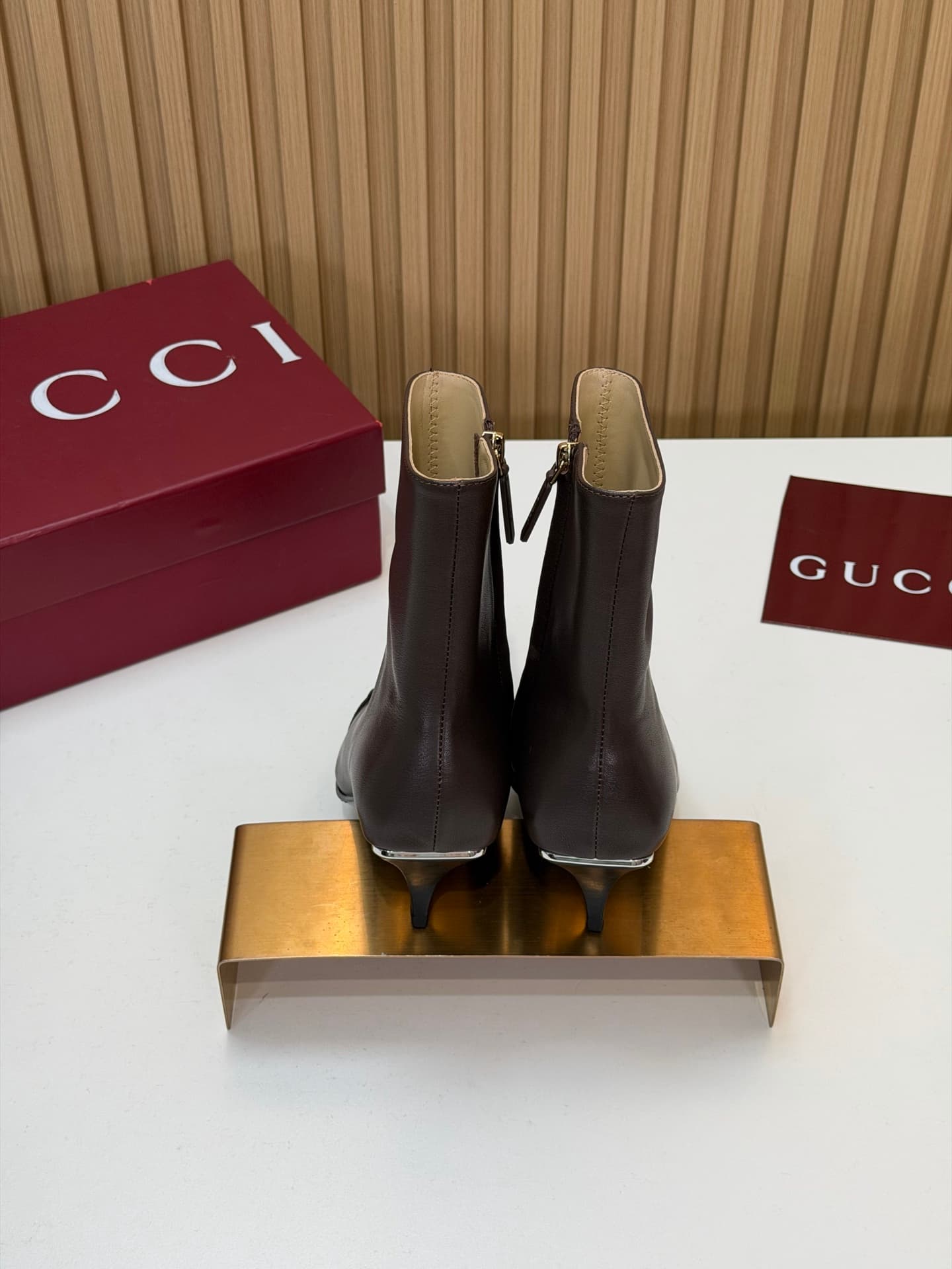 D6869 2026 early autumn 🆕 GUCCI high-end boutique Vittoria series short boots – new autumn/winter products 🆕 Gucci small square-toe ankle boots 😍 Horsehair fastenings, medium heel, extended toe, conical metal strip, side zipper low boots ‼️ Top quality 🆙  — image 5