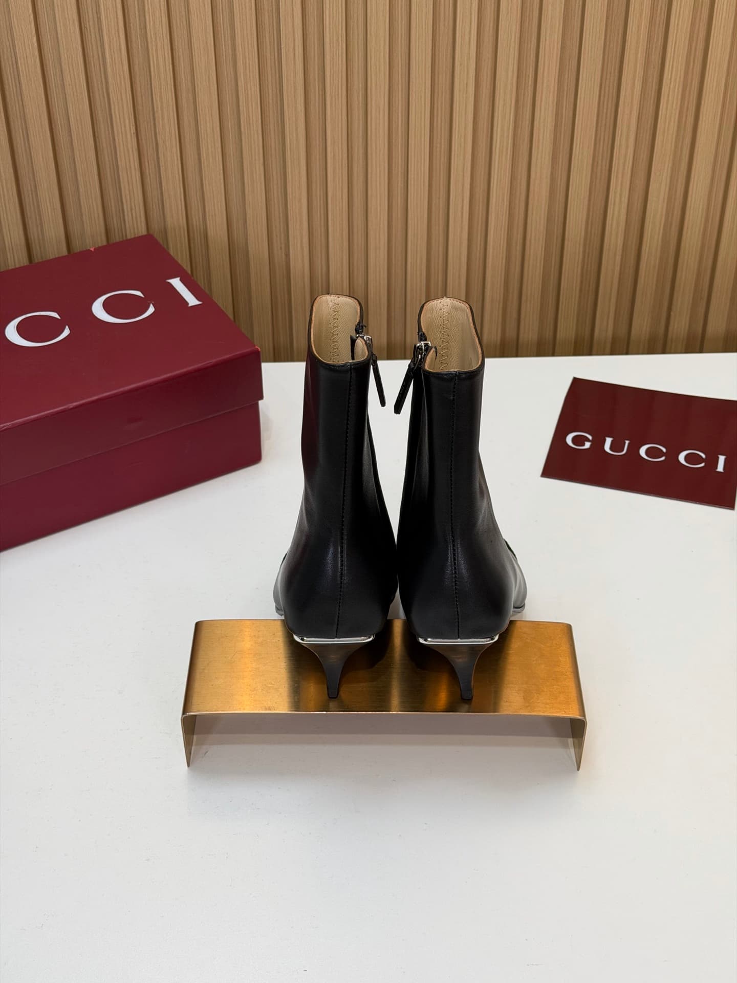 D6868 2026 Early Autumn 🆕 GUCCI High-end boutique Vittoria series short boots – new autumn/winter products 🆕 Gucci small ankle boots 😍 Metal-cutting shaped boots with mid-height heels and extended toe, side zipper, low boot‼️ Top quality 🆙 Reputable purch — image 5