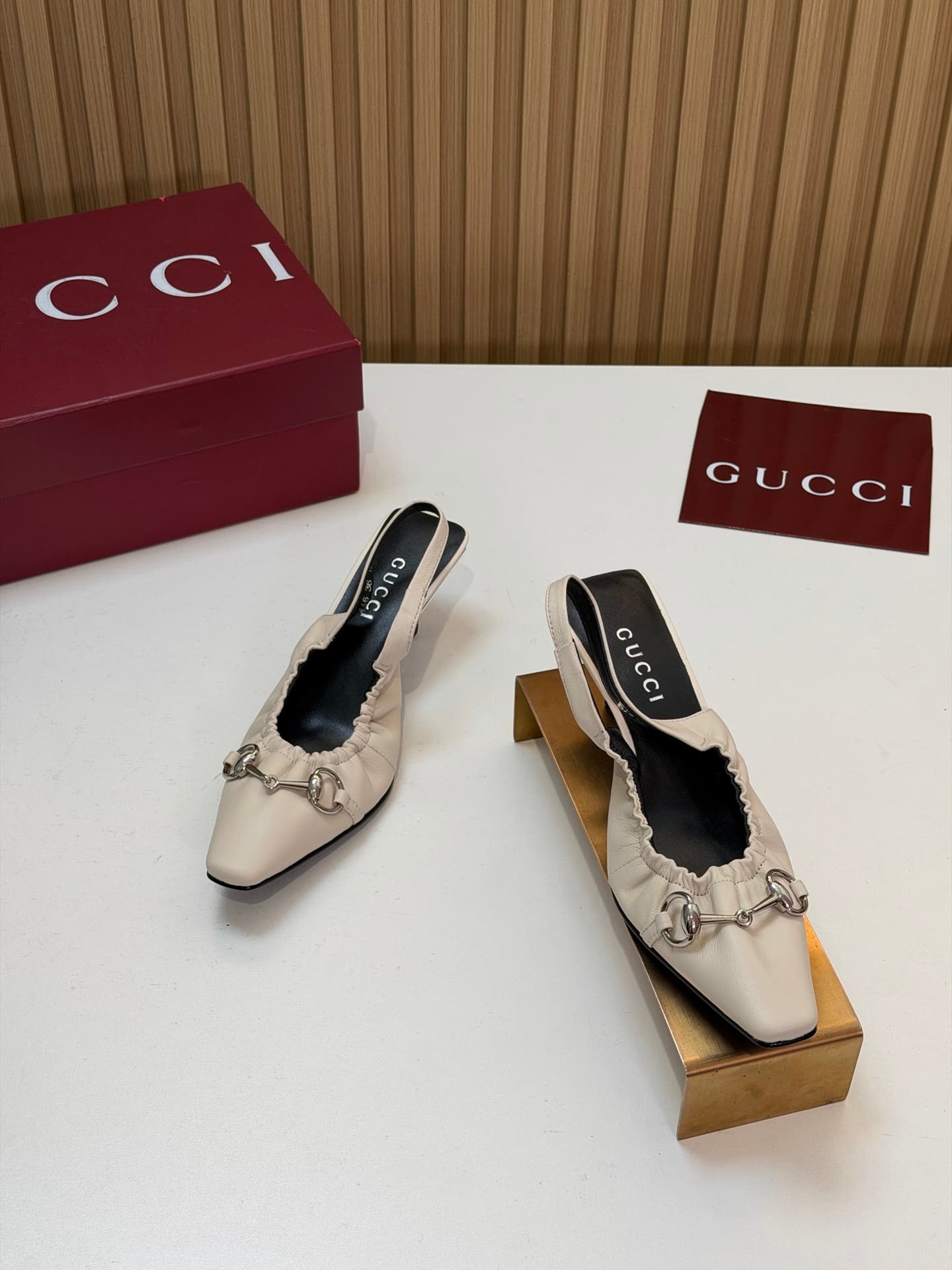 D6875 2026 early autumn 🆕 GUCCI high-end boutique. Vittoria series elastic laces, breathable low-heel women’s shoes for spring and autumn new products 🆕 Gucci small square-toe series mid-height low-heel sandals 😍 Buckle-back cat-heel shoes ‼️ Top quality  — image 1
