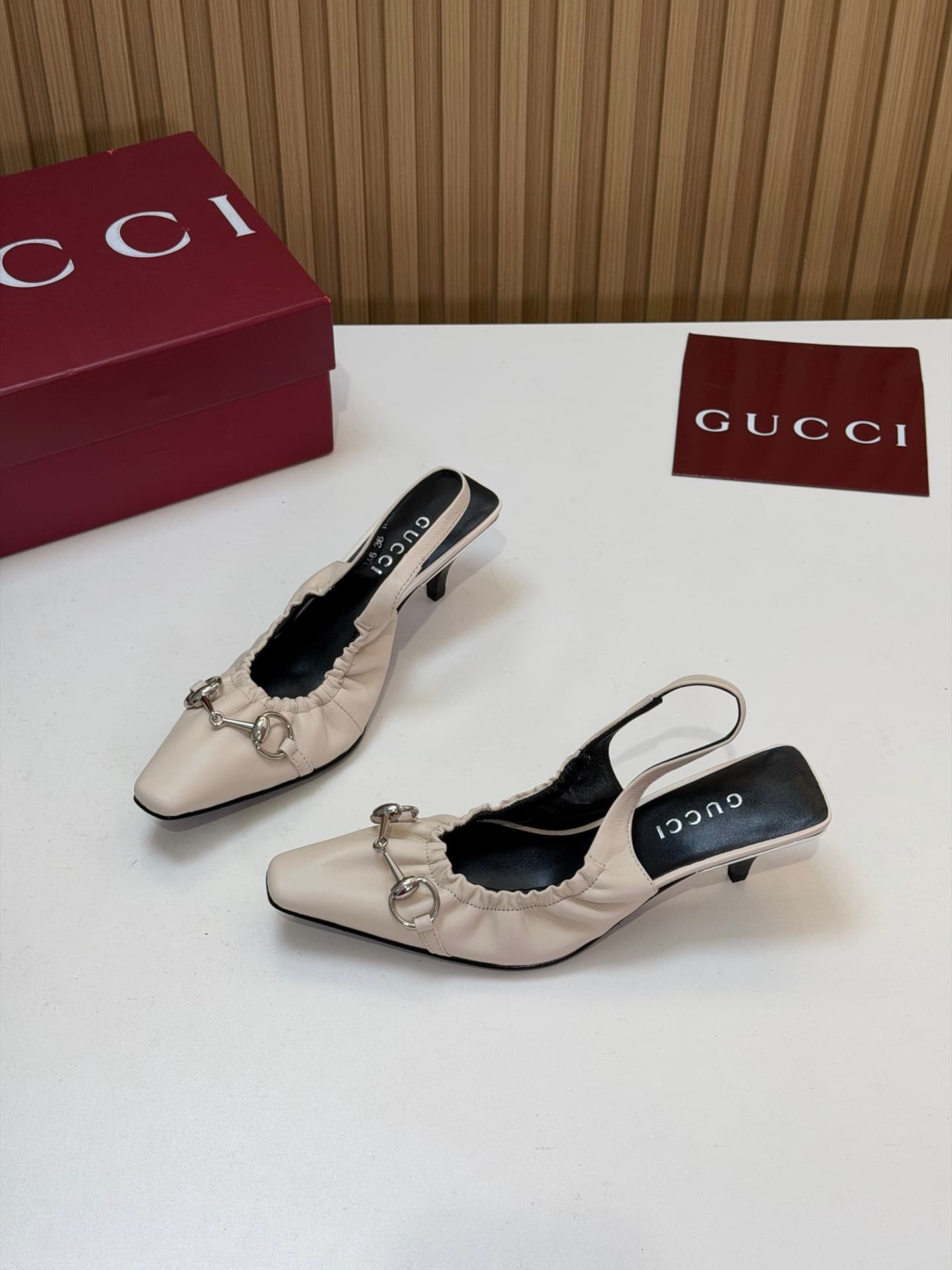 D6875 2026 early autumn 🆕 GUCCI high-end boutique. Vittoria series elastic laces, breathable low-heel women’s shoes for spring and autumn new products 🆕 Gucci small square-toe series mid-height low-heel sandals 😍 Buckle-back cat-heel shoes ‼️ Top quality  — image 3