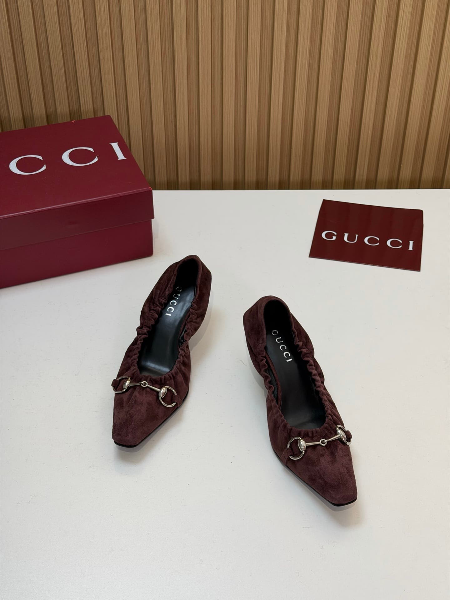 D6870 2026 Early Autumn 🆕 GUCCI High-end Boutique Vittoria Series elastic laces, rubber straps, breathable women’s shoes for spring and autumn new arrivals 🆕 Gucci small toe series mid-height, breathable sandals 😍 Horsehair clasp, open back cat heel shoes — image 2
