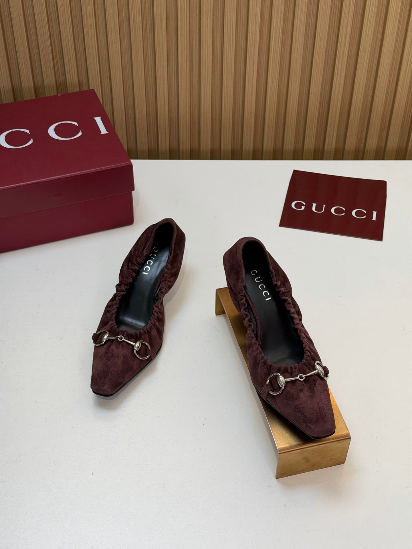 D6870 2026 Early Autumn 🆕 GUCCI High-end Boutique Vittoria Series elastic laces, rubber straps, breathable women’s shoes for spring and autumn new arrivals 🆕 Gucci small toe series mid-height, breathable sandals 😍 Horsehair clasp, open back cat heel shoes — image 1