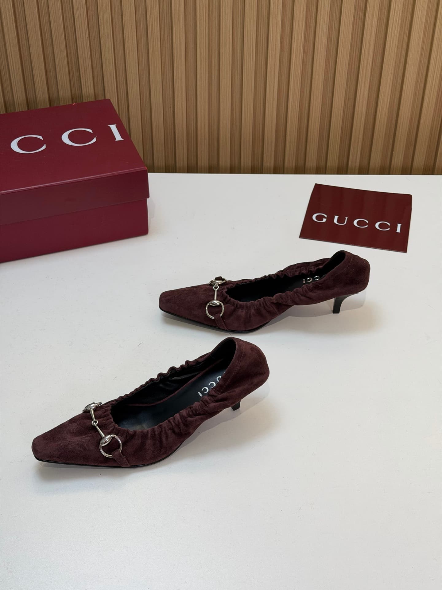 D6870 2026 Early Autumn 🆕 GUCCI High-end Boutique Vittoria Series elastic laces, rubber straps, breathable women’s shoes for spring and autumn new arrivals 🆕 Gucci small toe series mid-height, breathable sandals 😍 Horsehair clasp, open back cat heel shoes — image 4