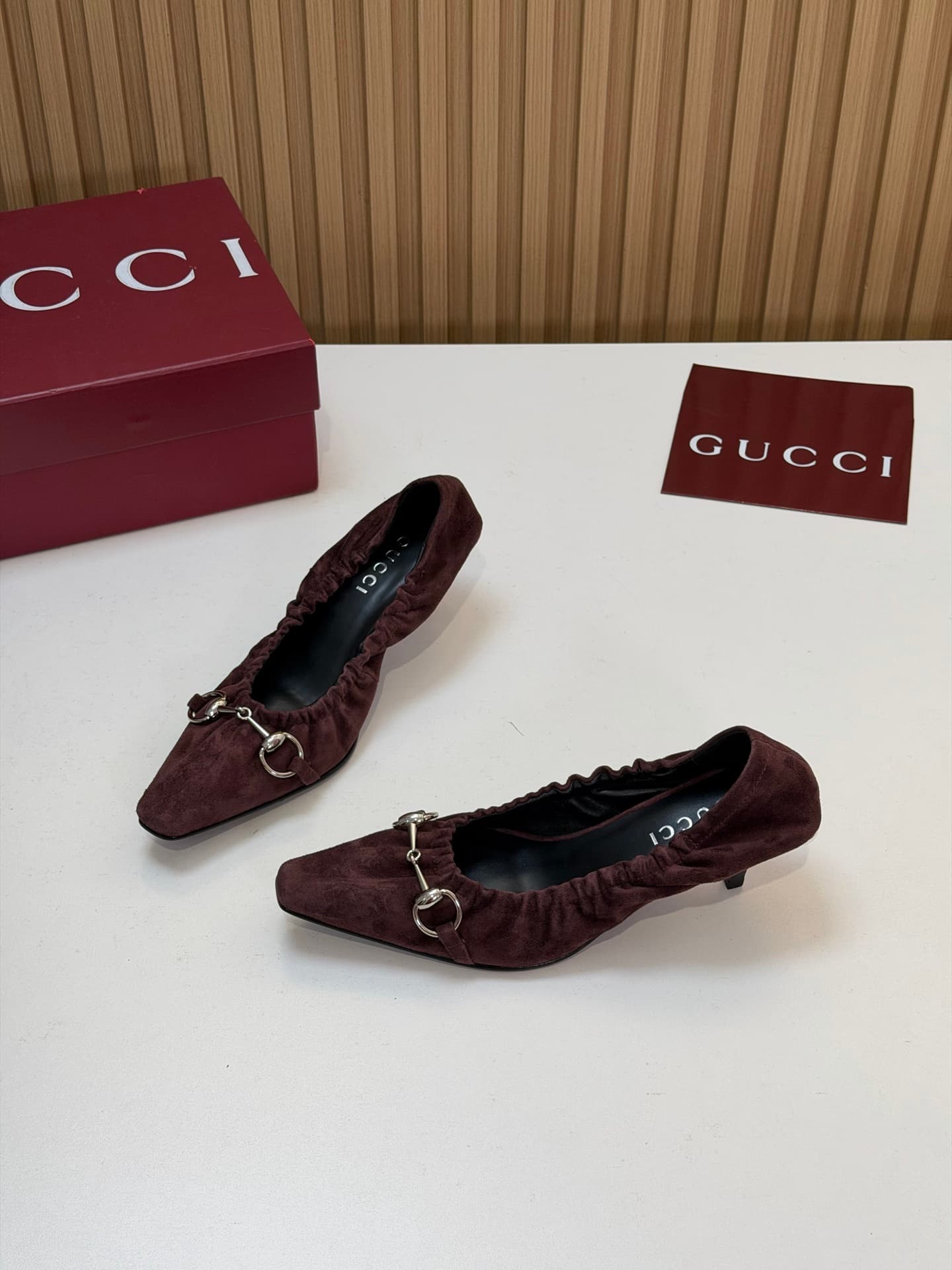 D6870 2026 Early Autumn 🆕 GUCCI High-end Boutique Vittoria Series elastic laces, rubber straps, breathable women’s shoes for spring and autumn new arrivals 🆕 Gucci small toe series mid-height, breathable sandals 😍 Horsehair clasp, open back cat heel shoes — image 3