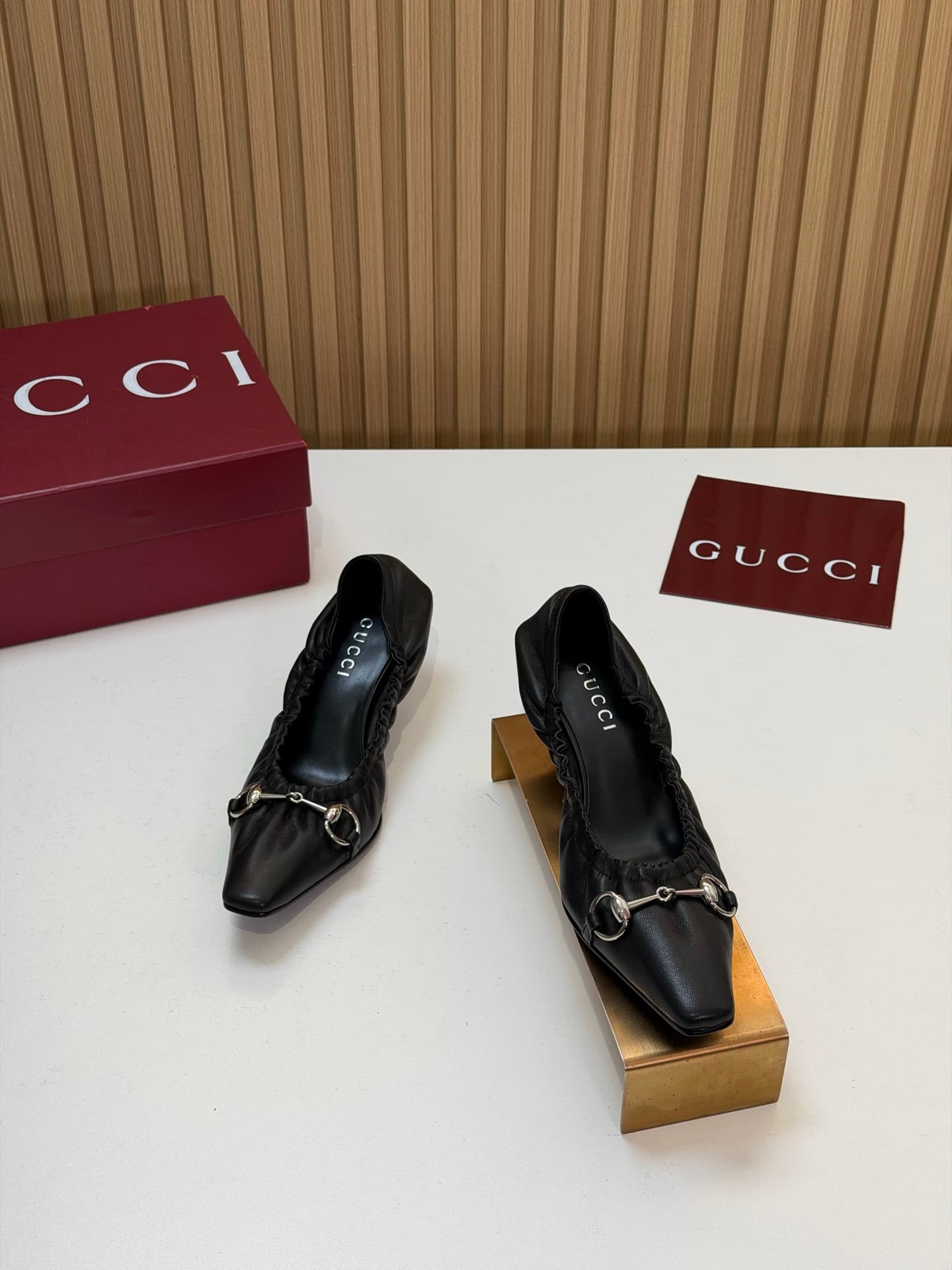 D6871 2026 early autumn 🆕 GUCCI high-end boutique Vittoria series elastic laces, rubber straps, breathable women’s shoes for spring and autumn new products 🆕 Gucci small block toe series mid-calf, breathable sandals 😍 horse buckle back-pocket heel shoes ‼ — image 1