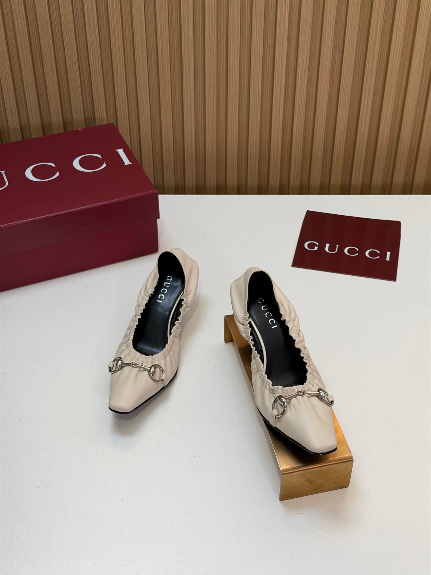 D6873 2026 Early Autumn 🆕 GUCCI High-end boutique Vittoria series elastic laces, rubber straps, breathable women’s shoes for spring and autumn new products 🆕 Gucci small square-toe series mid-height, breathable sandals 😍 Horsebit back-padded cat heel shoe — image 1