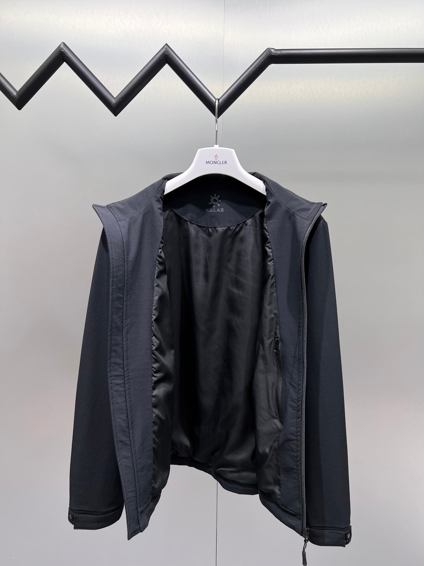 C10286 Kailas🌟 Stand-up Jacket 🔥 Available on the official website ✨ A must-have item. High-end custom-made products with quality that can withstand any test. It provides you with a unique wearing experience! All items go through strict selection processe — image 2