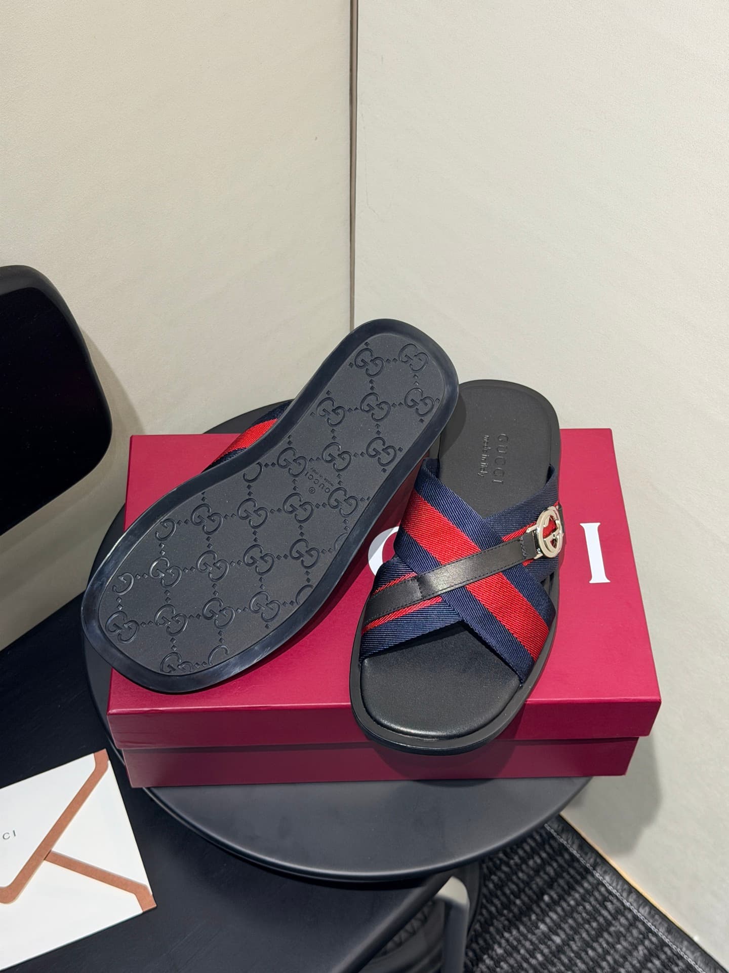D7060 Men’s sandal-like slippers, crossed slippers — image 3