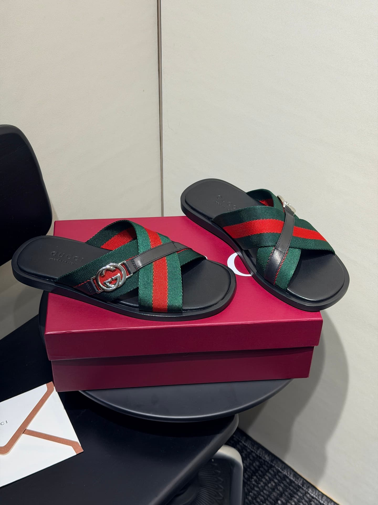 D7059 Men’s sandal-like slippers, crossed slippers — image 3