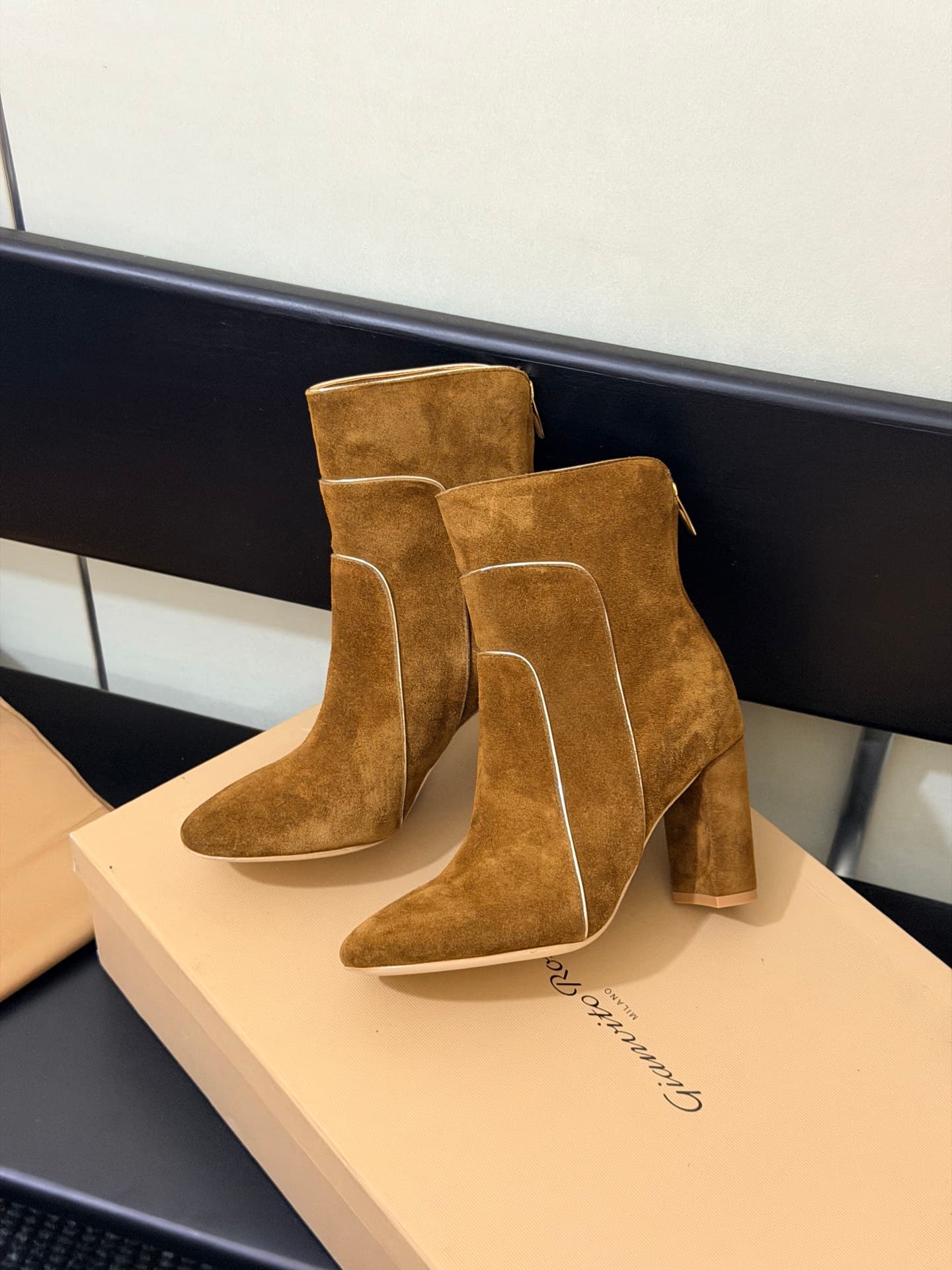 D8784 High-version products are manufactured. — image 6