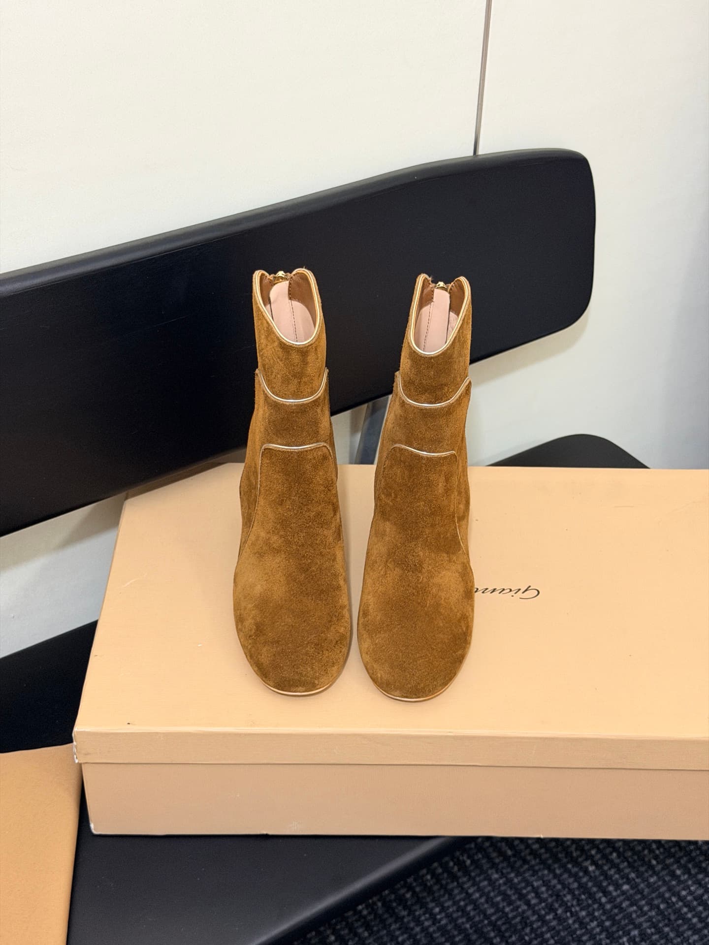 D8784 High-version products are manufactured. — image 5