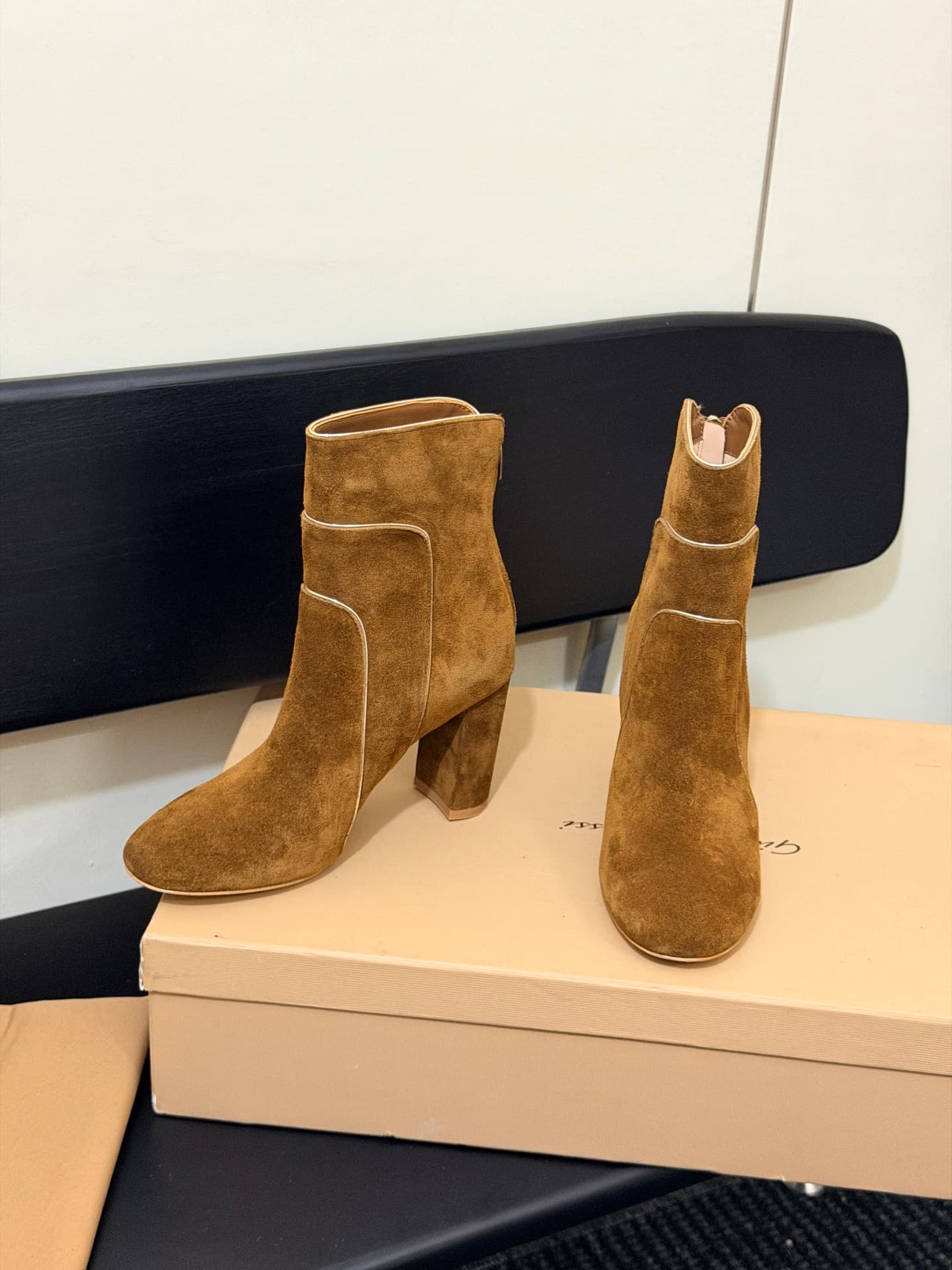D8784 High-version products are manufactured. — image 2