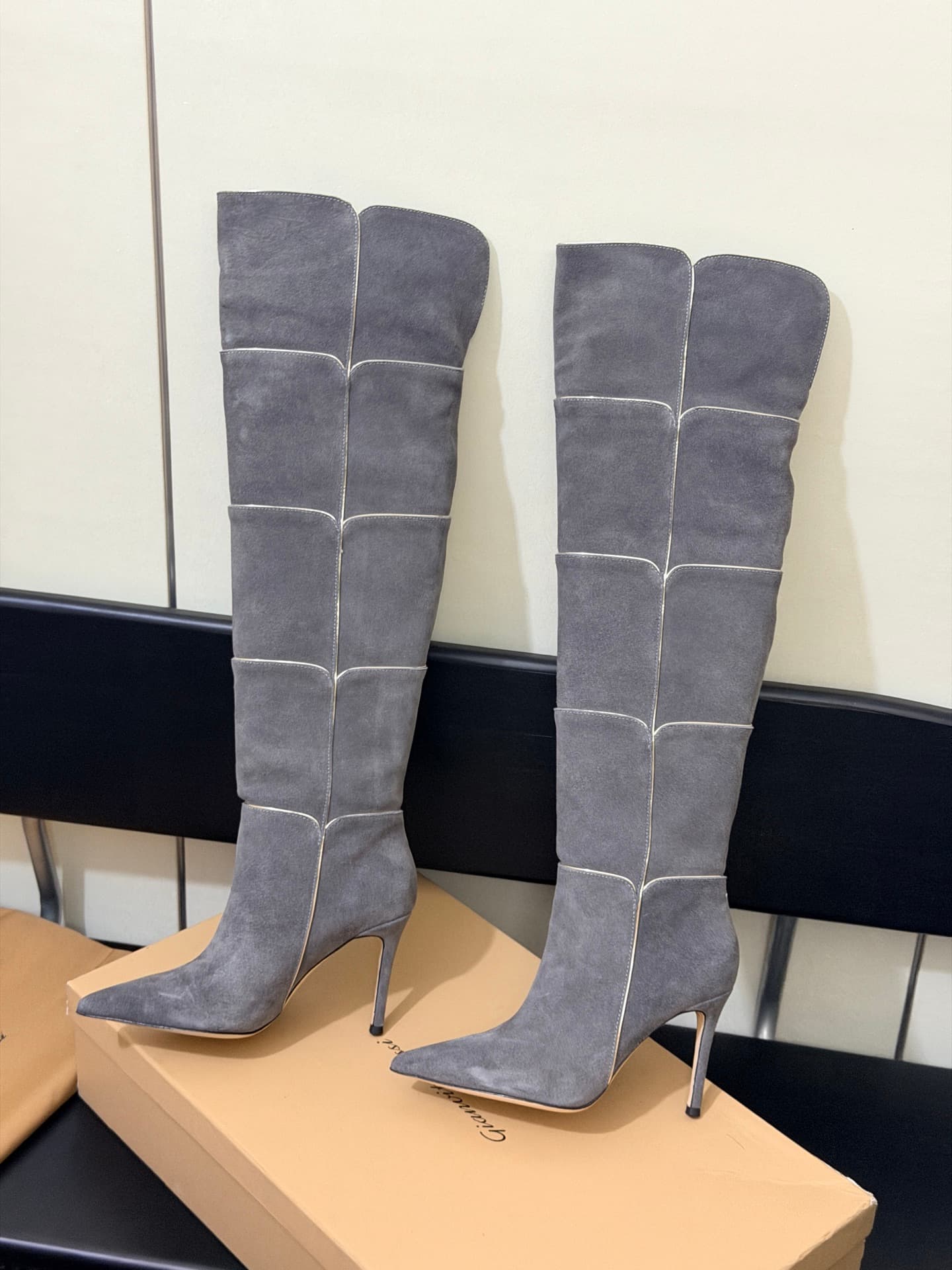 D8799 High-version products are produced in bulk — image 6