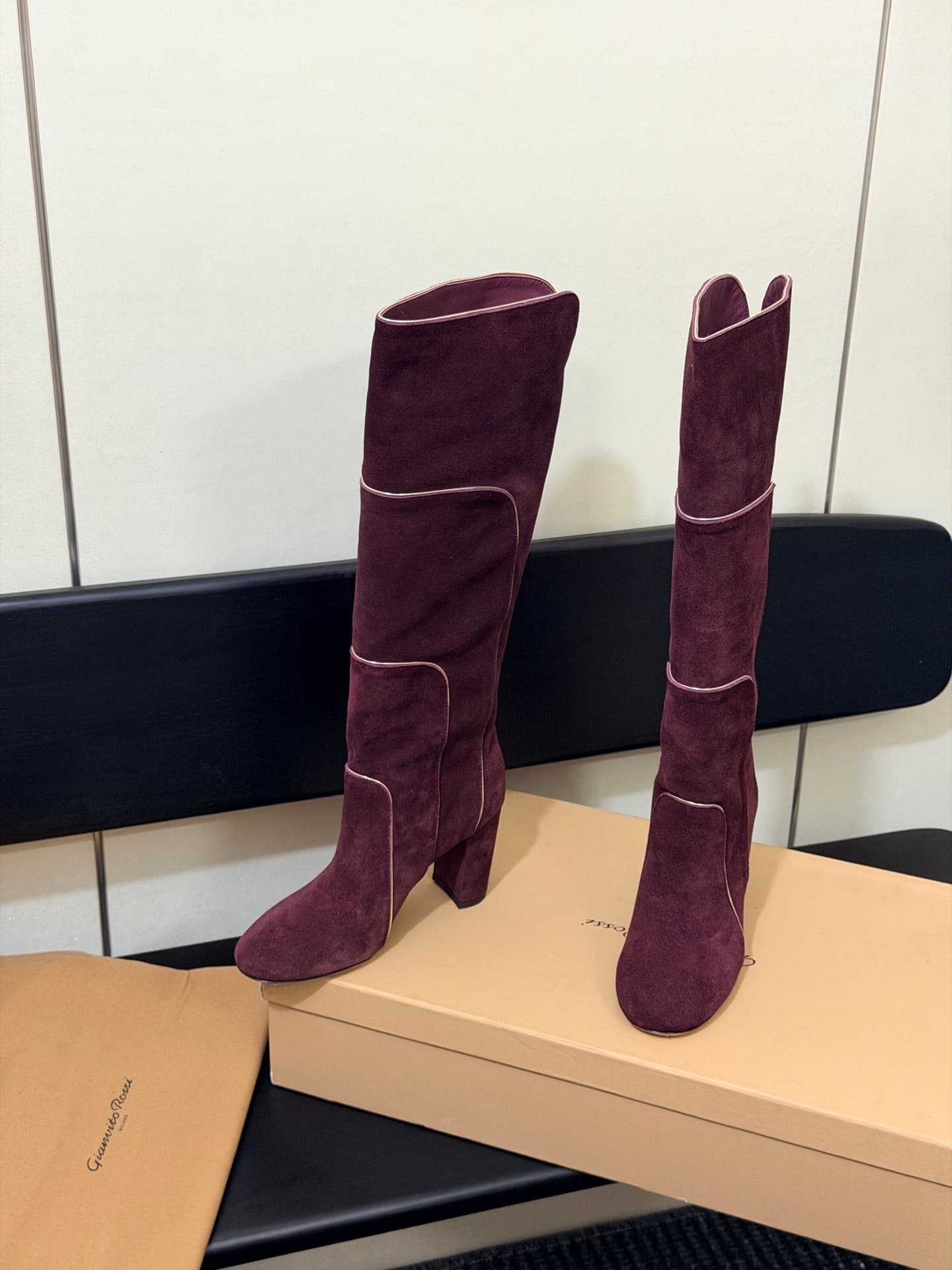 D8794 High-version products are manufactured. — image 2