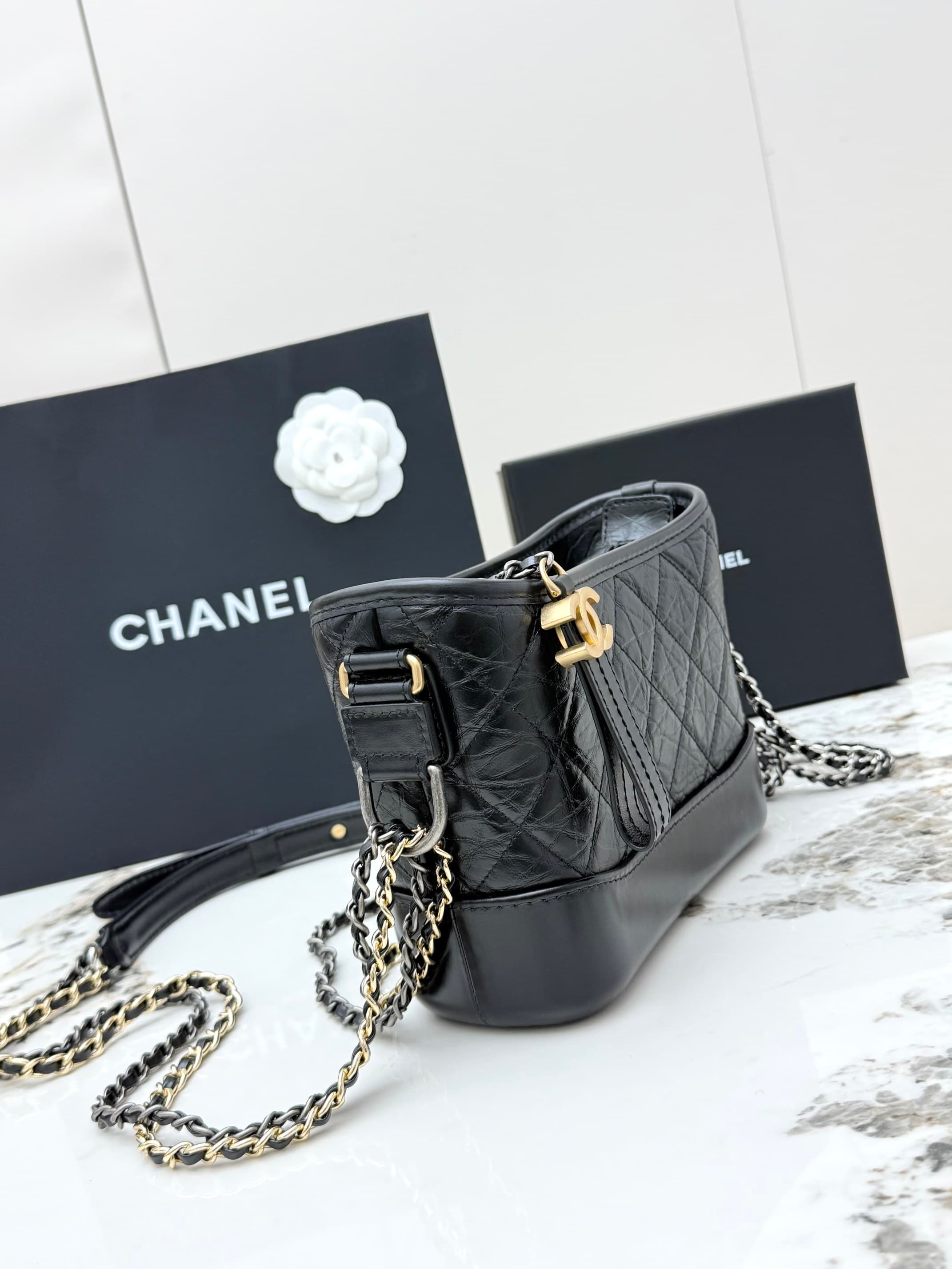 C774 CHANEL[Rose] Chanel Gabrielle Collection 19A[Coffee] Classic small tote bag. Features stylish vintage菱格 leather with chain straps, allowing various carrying methods. Made of high-quality cowhide material. Single shoulder crossbody bag, custom importe — image 2