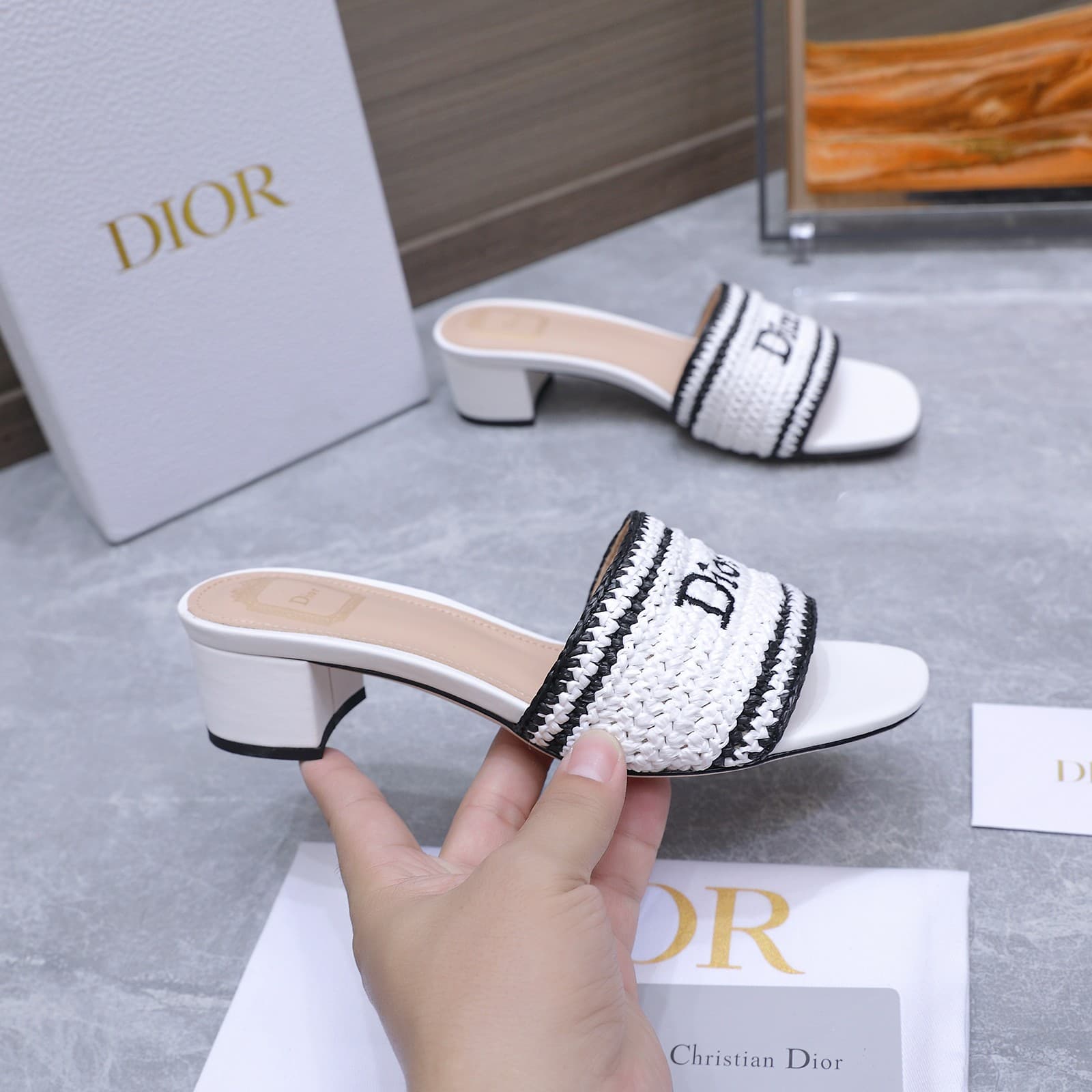 D5986 Dio*r Di*o*r Iviera Woven Slippers CD letter embroidery, thick heeled slippers; Rafa flower woven and embroidered fabric, classic letter embossed slippers with a flat sole — image 4
