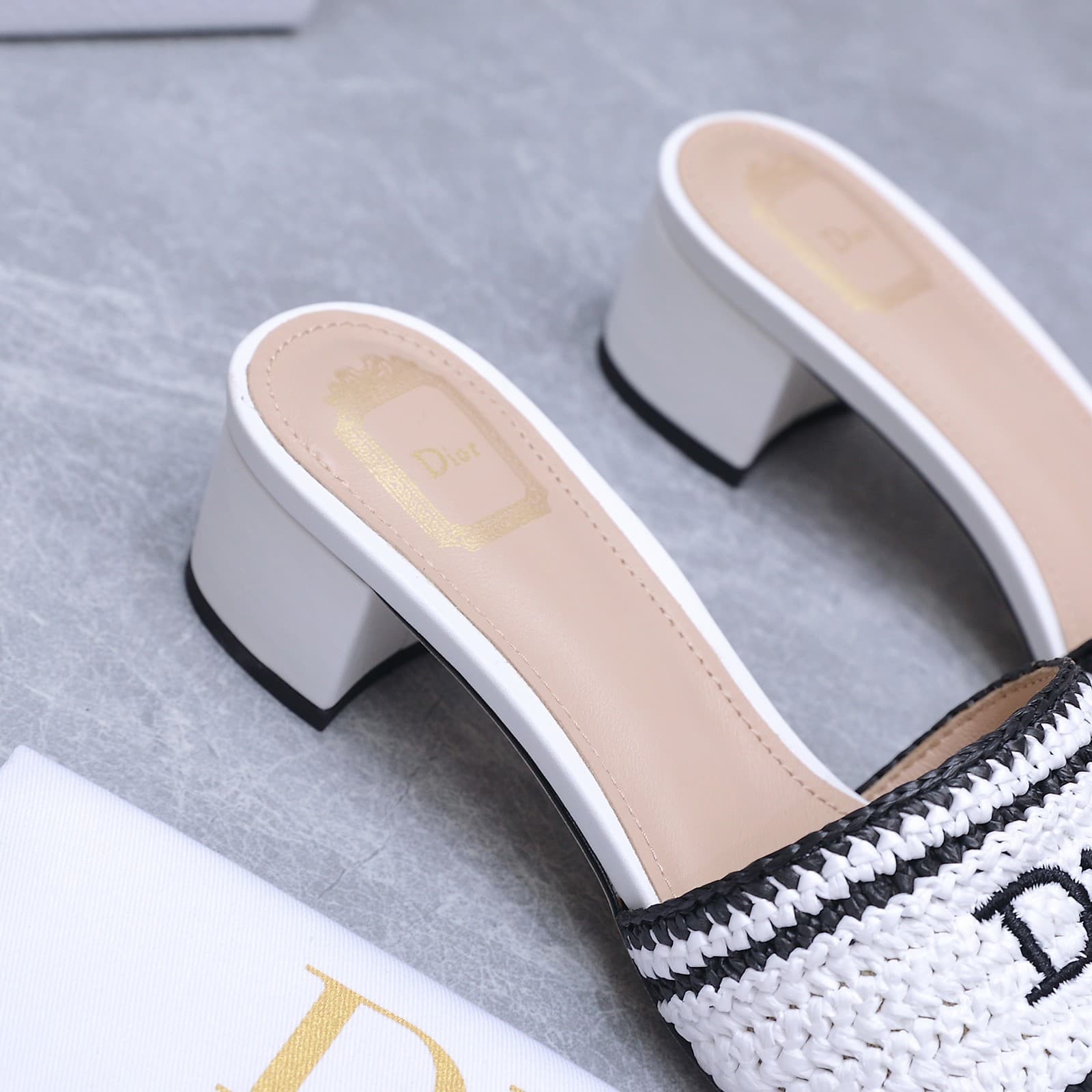 D5986 Dio*r Di*o*r Iviera Woven Slippers CD letter embroidery, thick heeled slippers; Rafa flower woven and embroidered fabric, classic letter embossed slippers with a flat sole — image 7