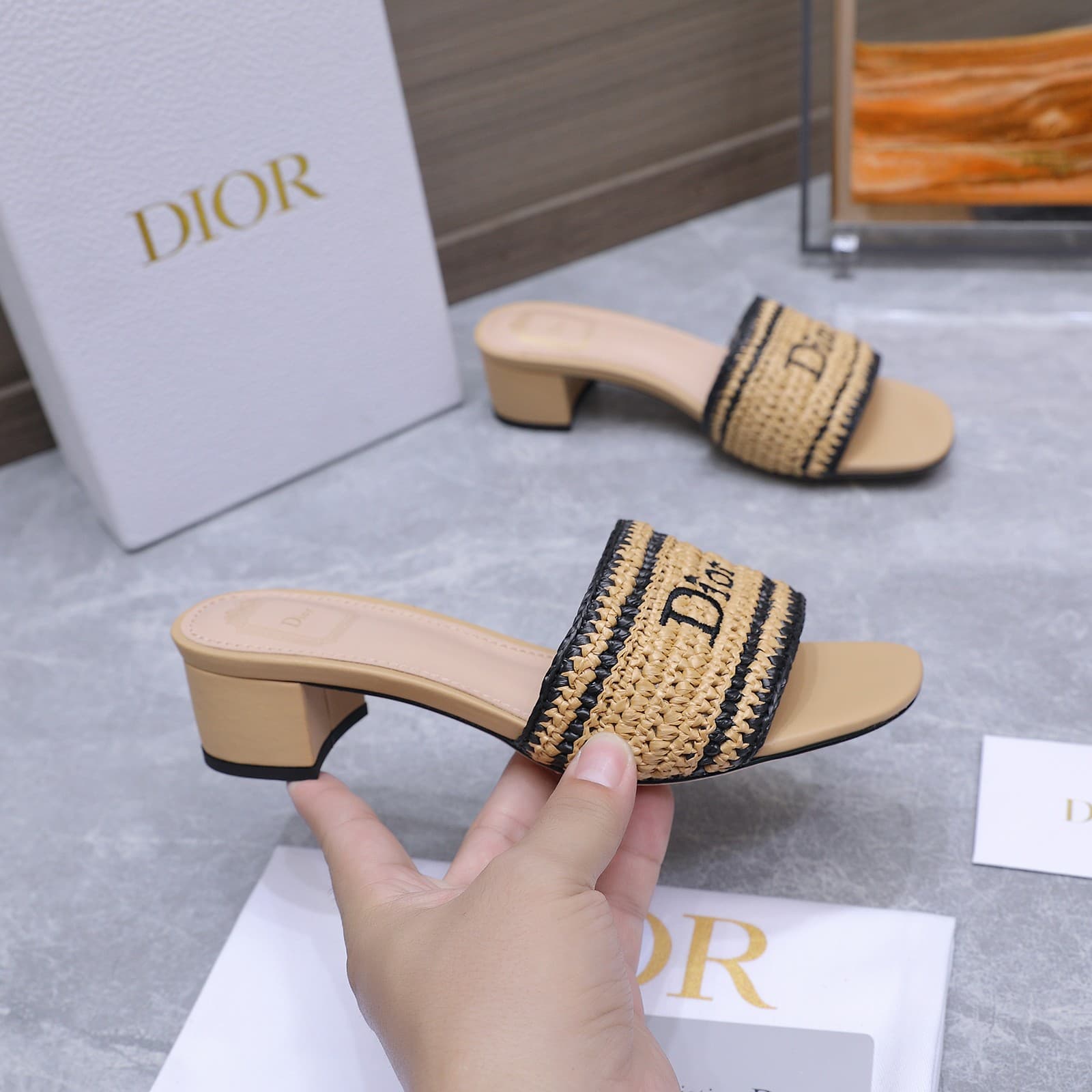 D5984 Dio*r Diore Iviera Woven slippers CD letter embroidery, thick heel slippers. Rafe grass woven and embroidered fabric. Classic letter embossed slippers with a flat sole. — image 5