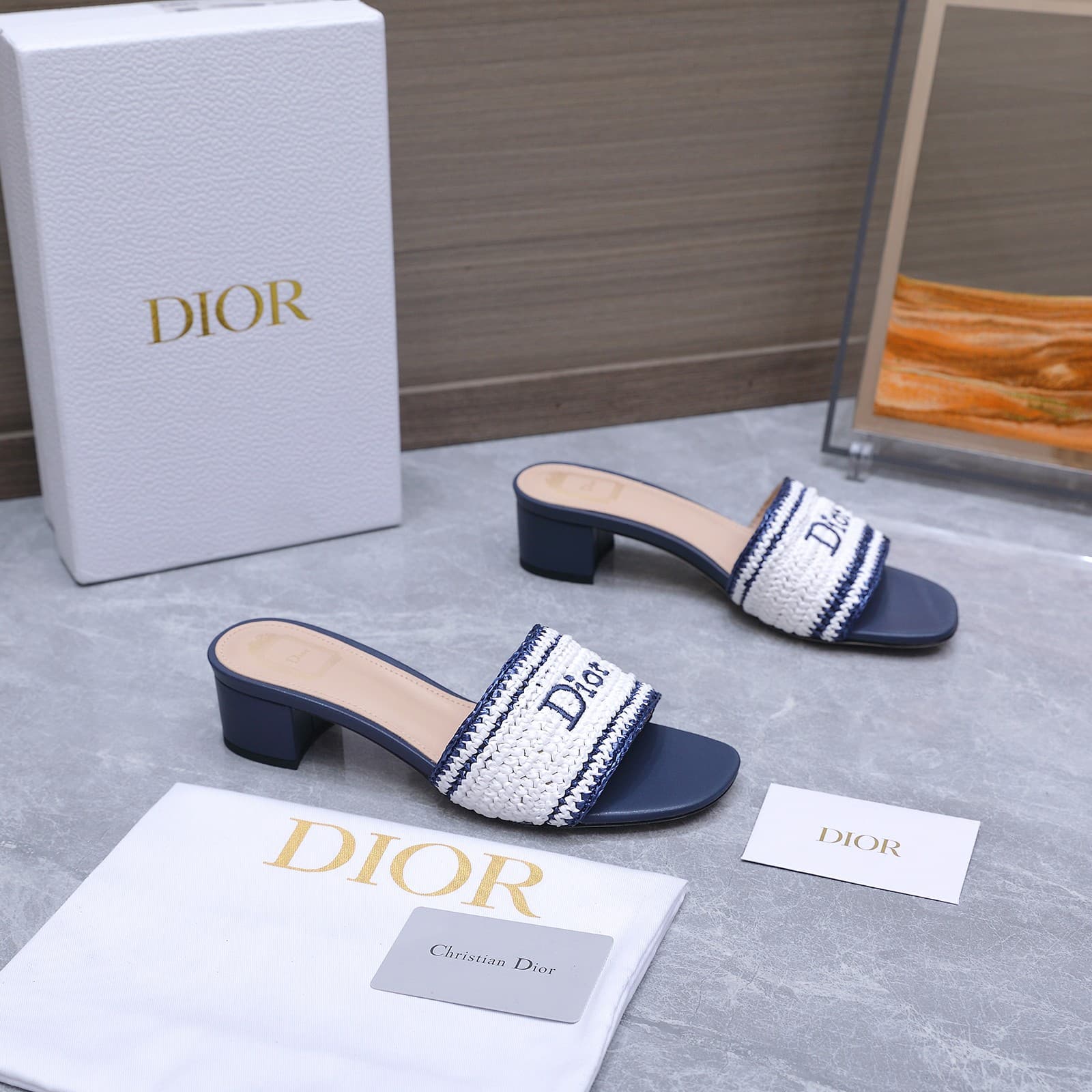 D5983 Dio*r Diore Iviera Woven slippers CD letter embroidery, thick heel slippers; Rafa grass woven and embroidered fabric, classic letter embossed slippers with a flat sole — image 5