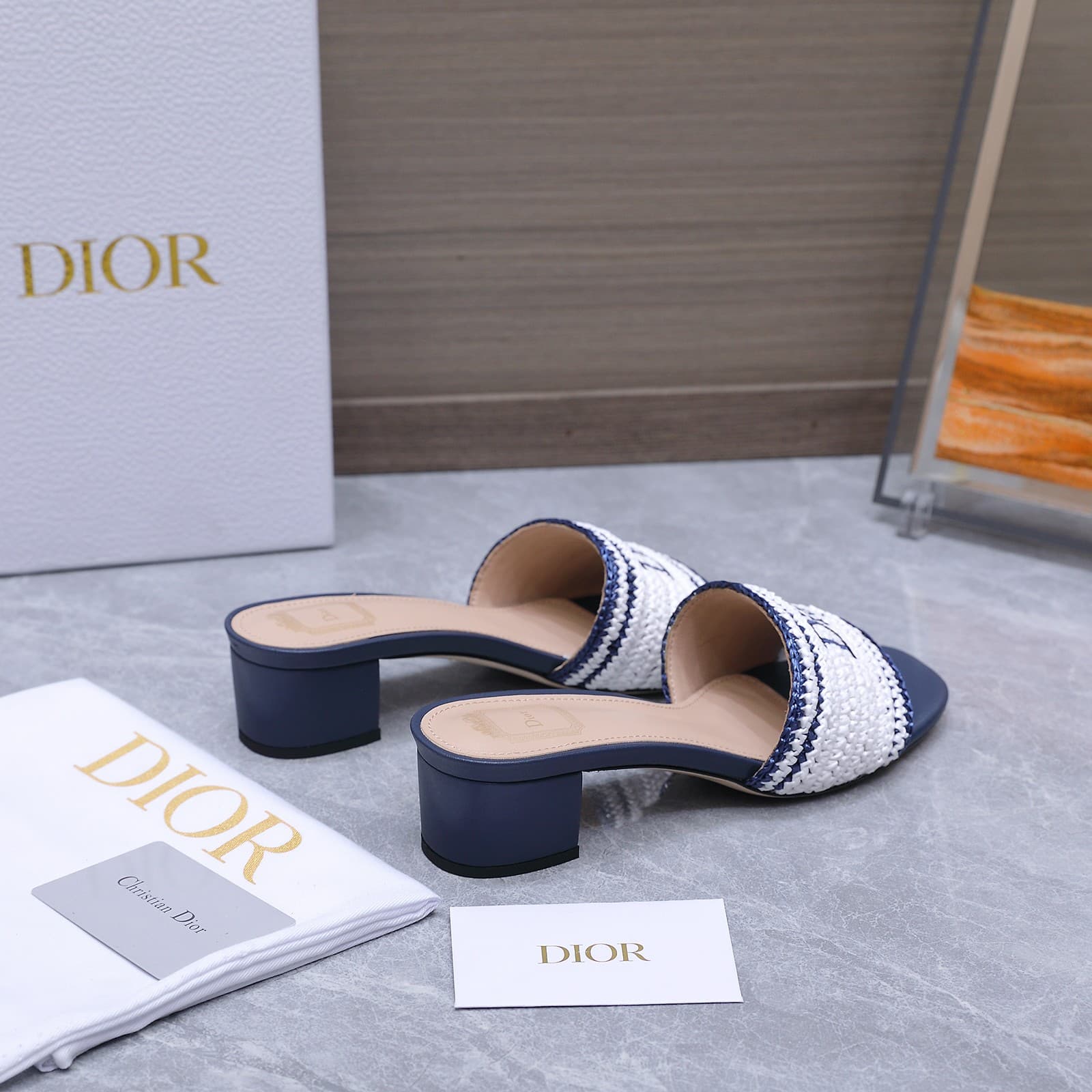 D5983 Dio*r Diore Iviera Woven slippers CD letter embroidery, thick heel slippers; Rafa grass woven and embroidered fabric, classic letter embossed slippers with a flat sole — image 8