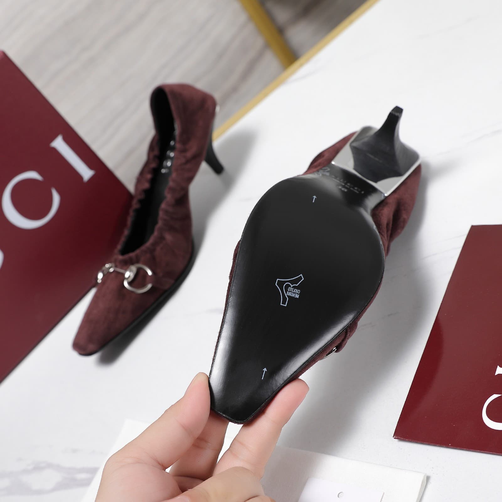 D6915 2026 Early Autumn 🆕 GUCCI High-end Collection – Elastic straps and rubber bands, breathable low-top women’s shoes — image 2