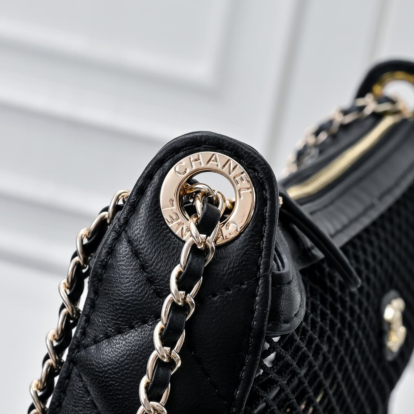 C821 🌸👑CHANEL25S Spring/Summer Trendy Collection🔥 Chanel fishing net fabric bags feature perforated fabrics, metal weaving, or leather grid patterns to create a lightweight and breathable design. The double C logo is preserved, while the chains combine le — image 7