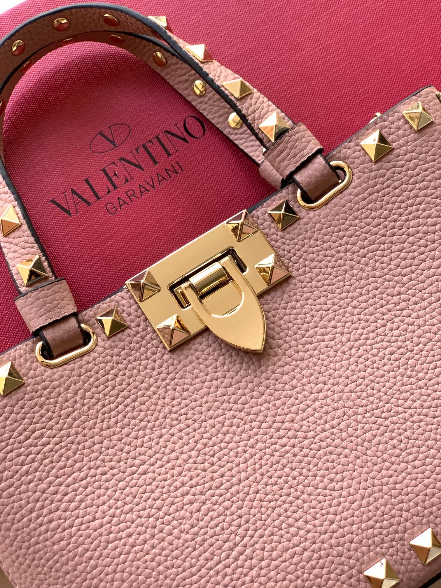 C8218 – New colors are available — image 5