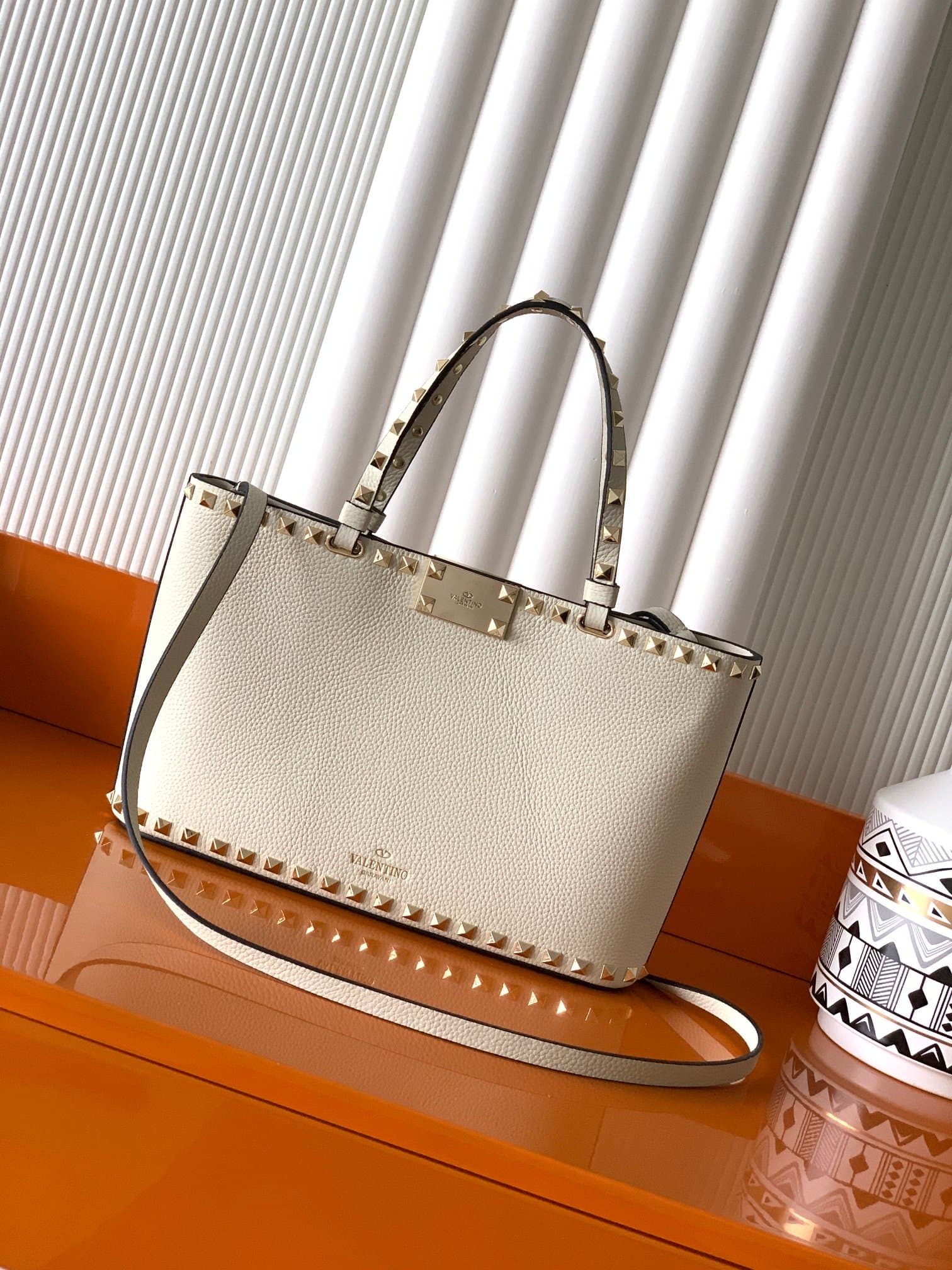 C8228 New products available for purchase (large size) — image 3