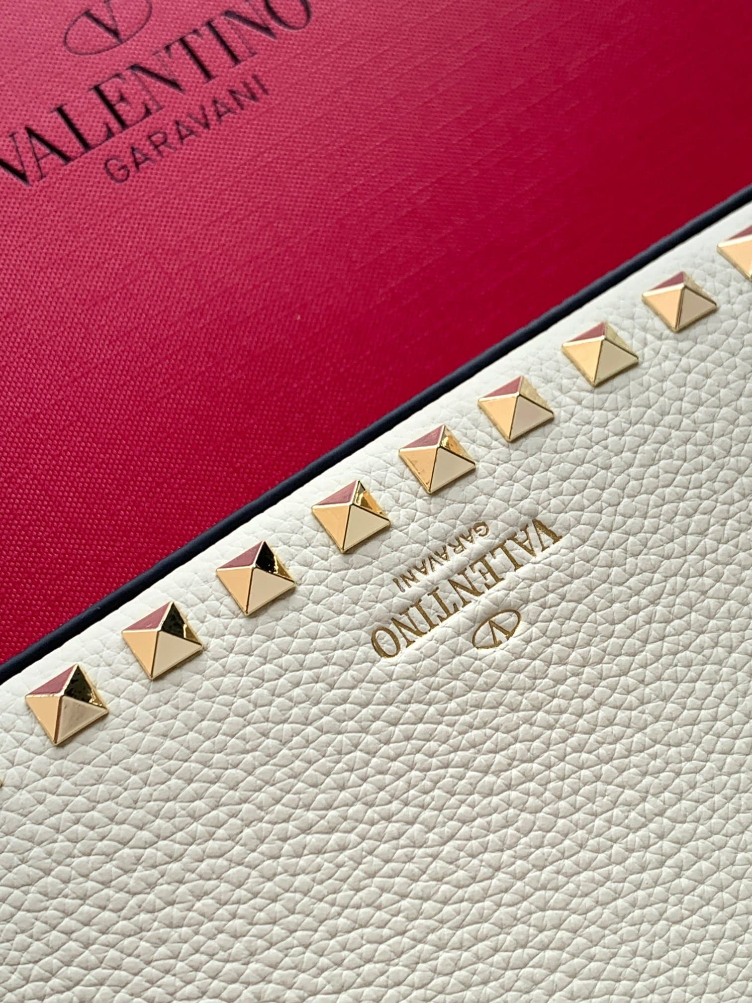 C8228 New products available for purchase (large size) — image 4