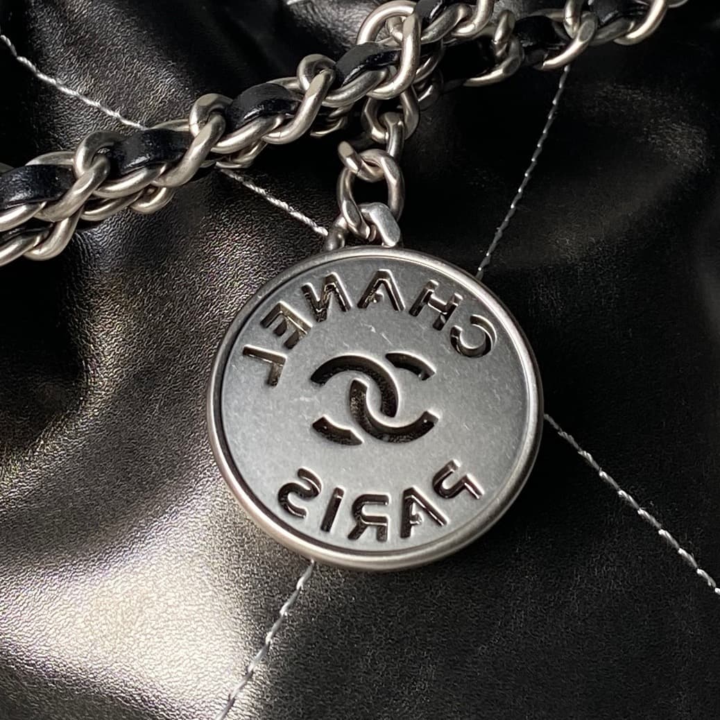 C756 Gradient Chane1🌐24💠AS3980🥰 Chanel’s mini22 hits the heart — image 4