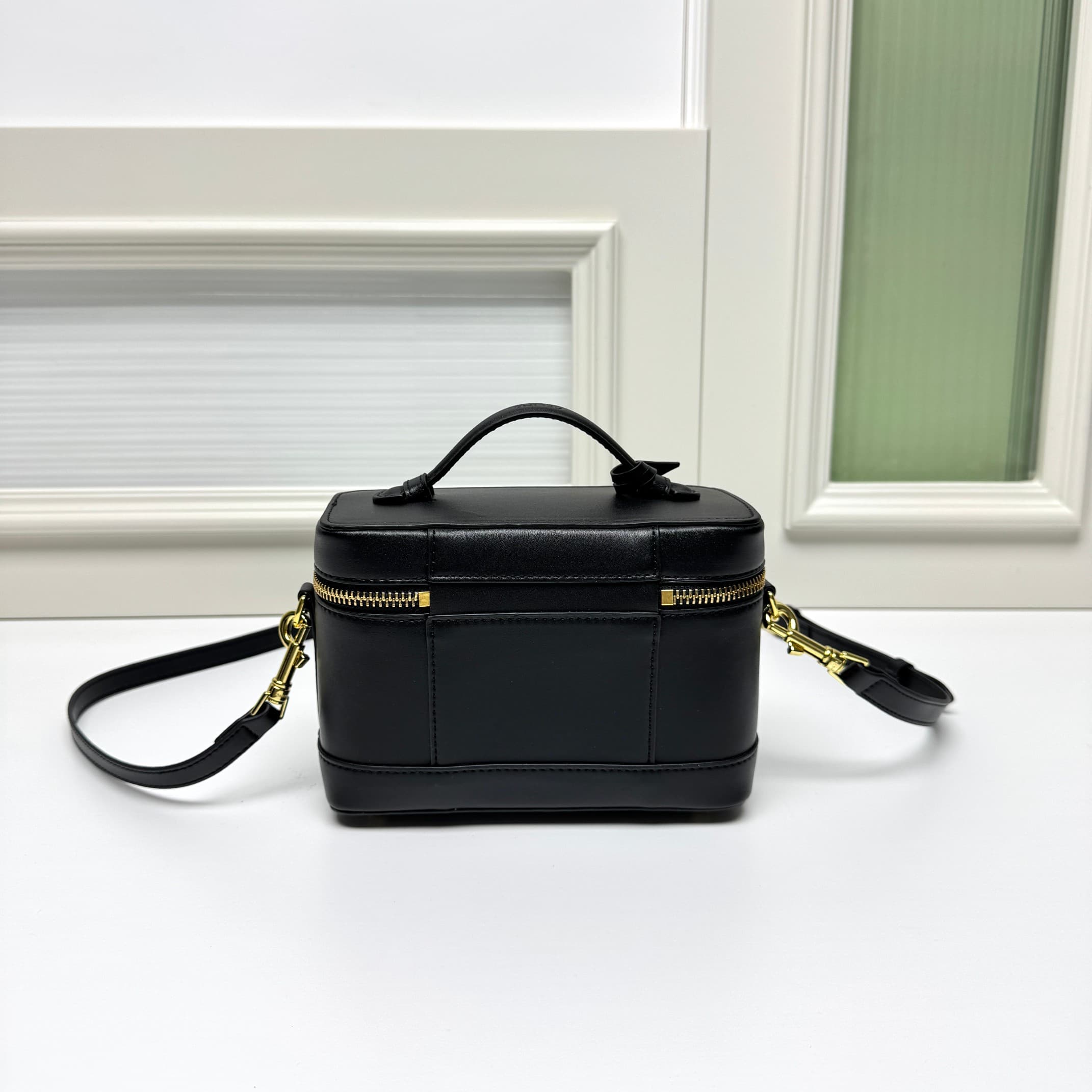 C412 CE VANITY makeup bag 👛 — image 7