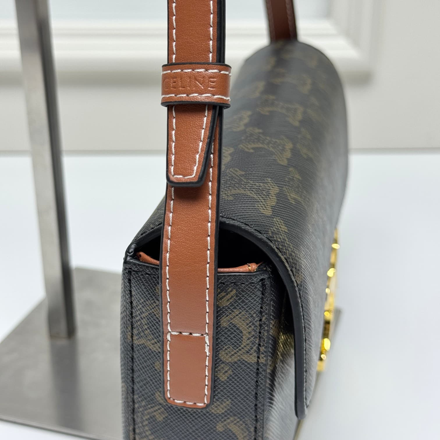 C430 Triomphe Triumph Arch underarm bag — image 4