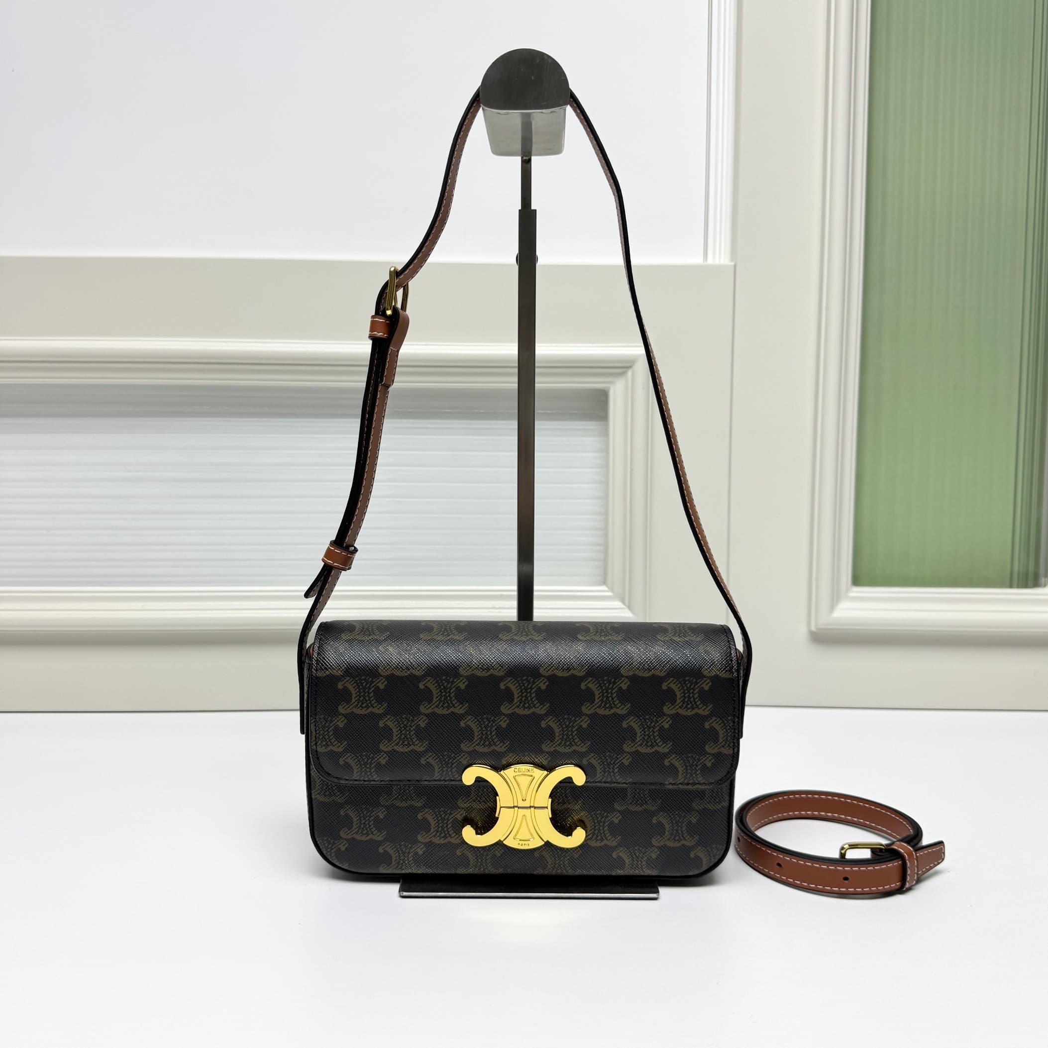 C430 Triomphe Triumph Arch underarm bag — image 1
