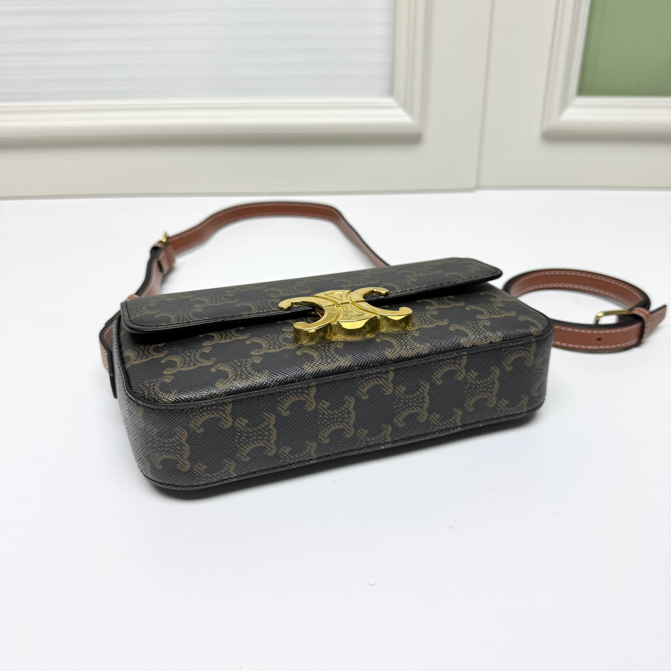 C430 Triomphe Triumph Arch underarm bag — image 7