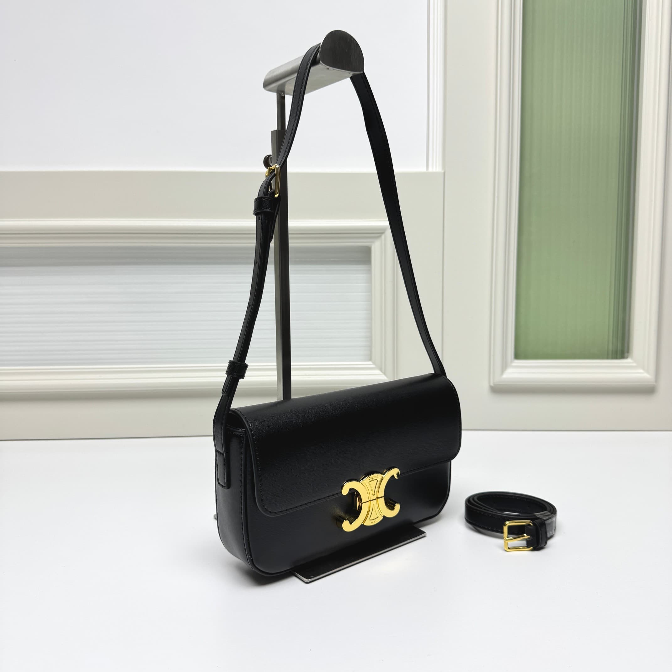 C435 Triomphe triumphal arch underarm bag — image 3