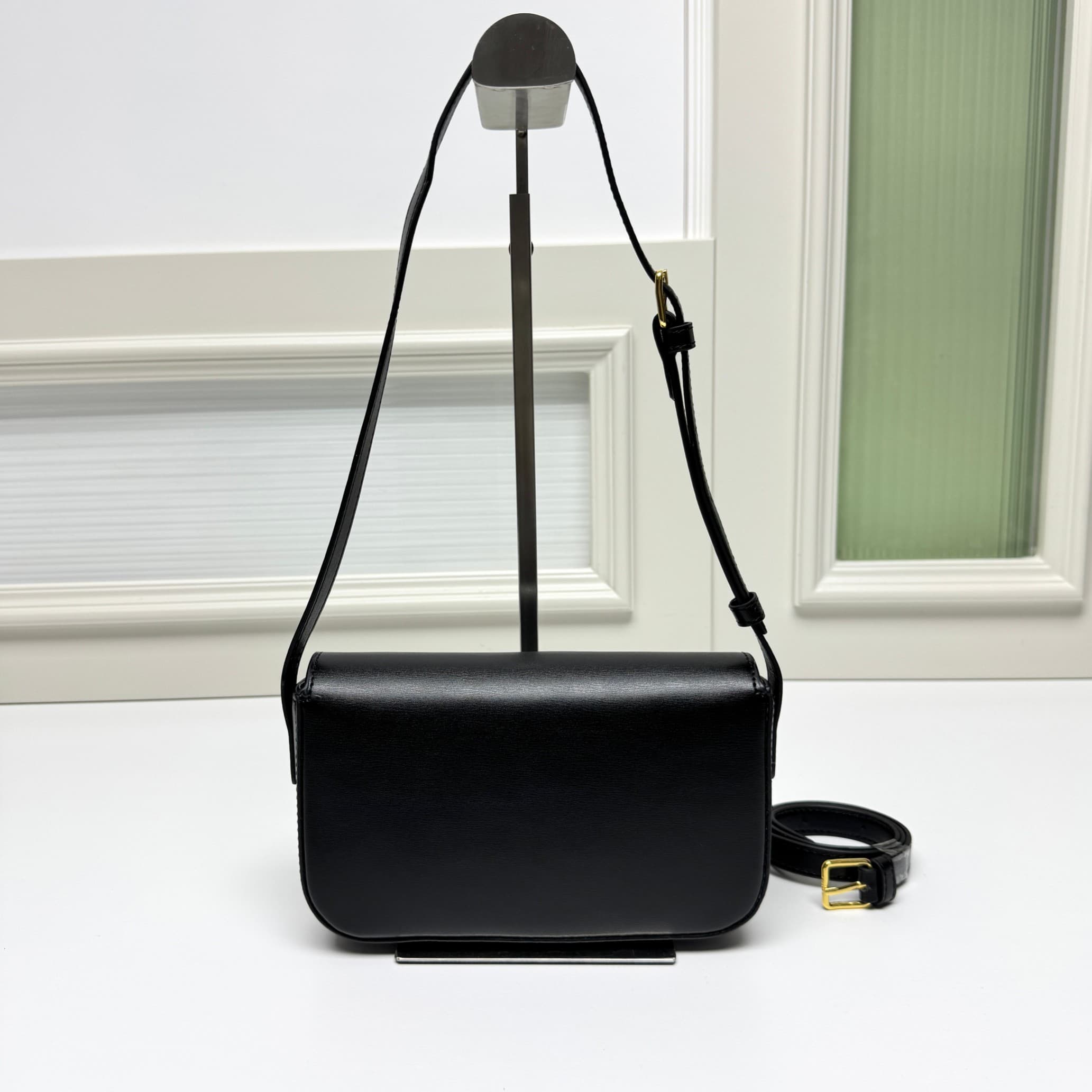 C435 Triomphe triumphal arch underarm bag — image 5