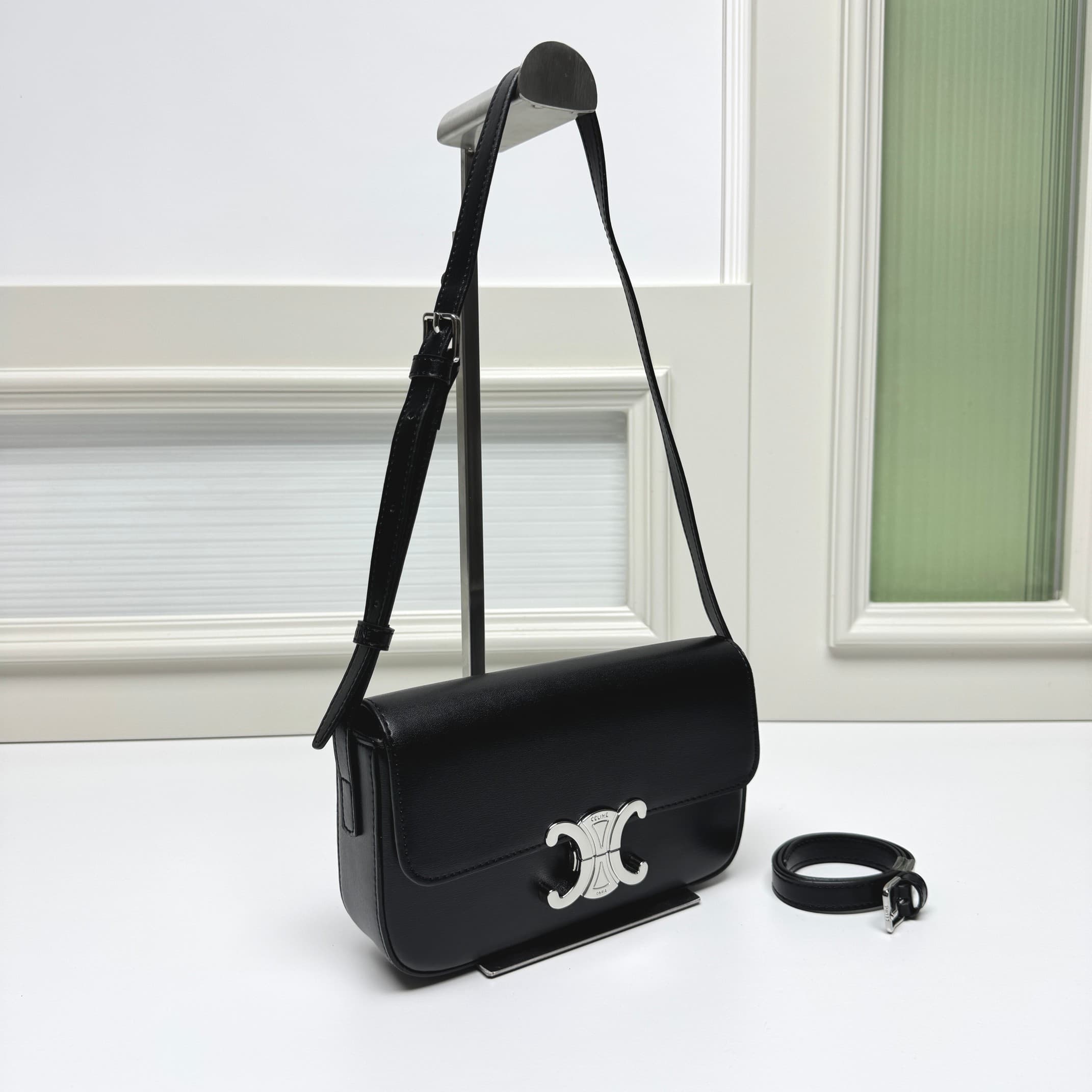 C434 Triomphe Triumph Arch underarm bag — image 3