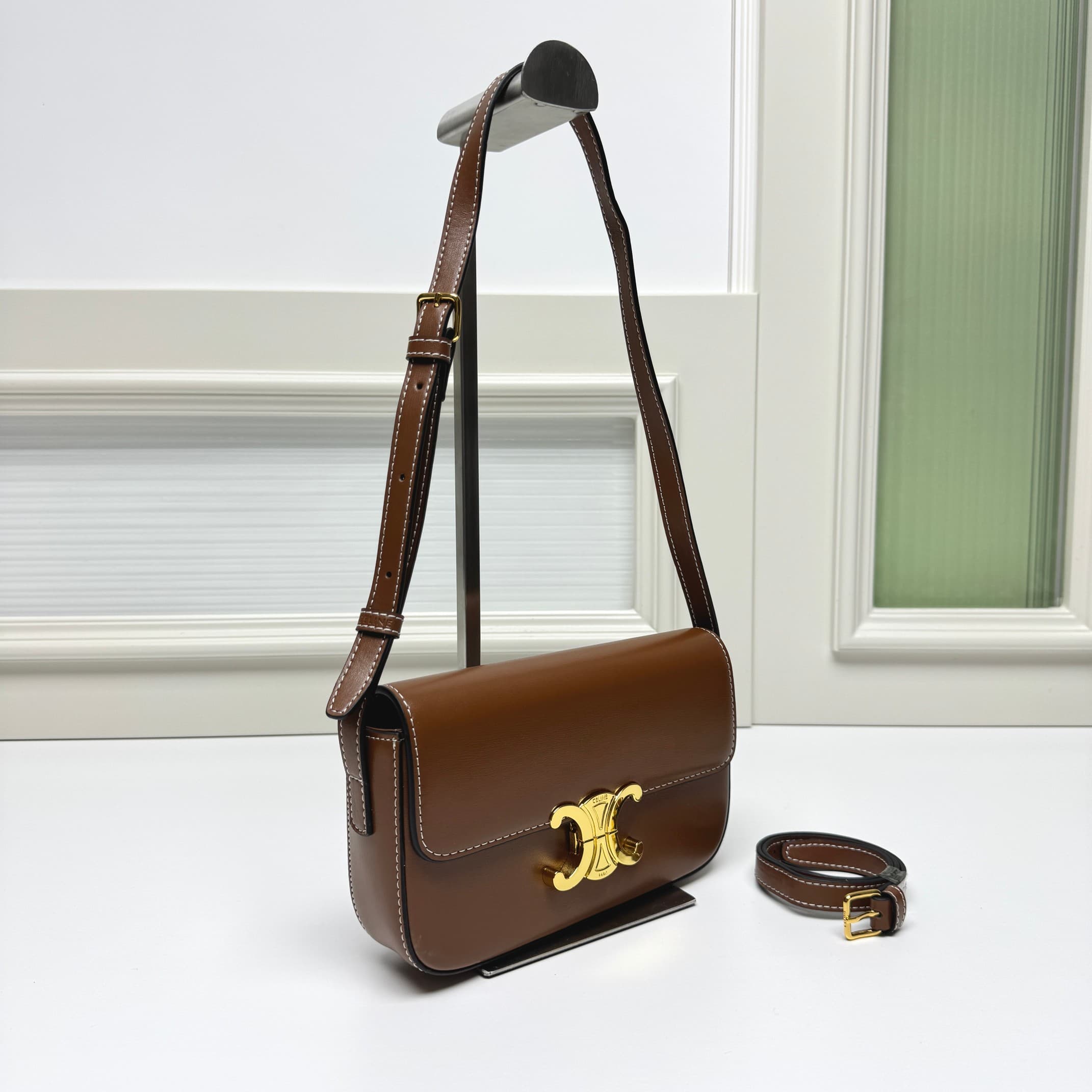 C431 Triomphe Archway underarm bag — image 3