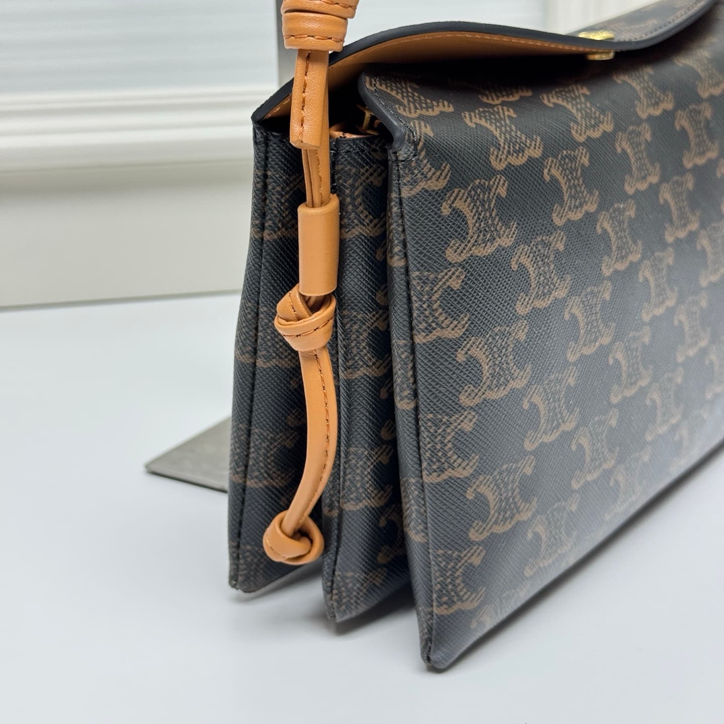 C426 New product launched 🅰️🅰️ CE new Trio Flap model — image 4