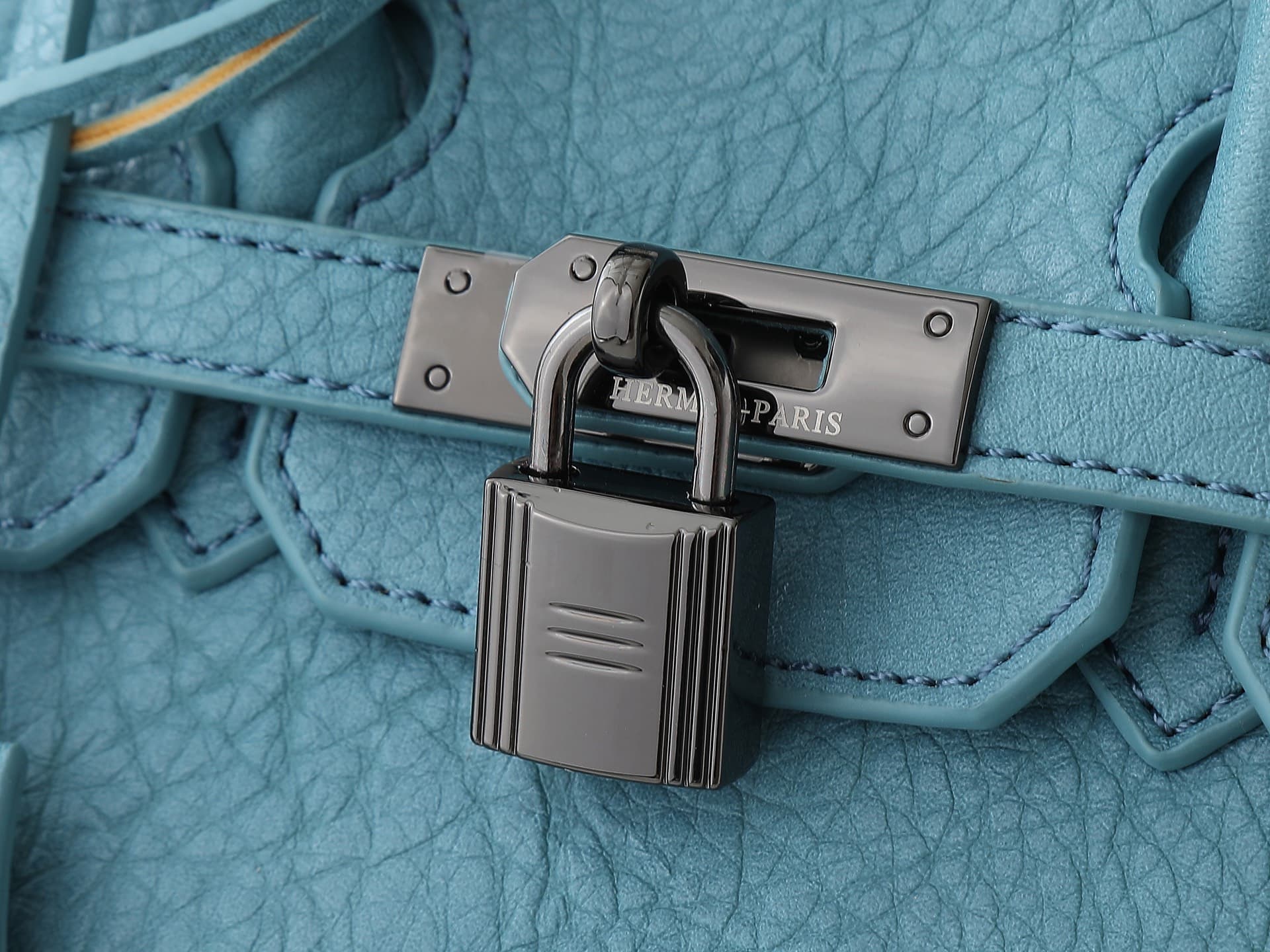 C4832 The new 11925 upgrade version is the same as the original model. Hermès platinum elephant pattern: Lake blue – a high-end women’s casual briefcase, designed for carrying on the shoulder. The craftsmanship is extremely delicate and elegant. It comes  — image 5