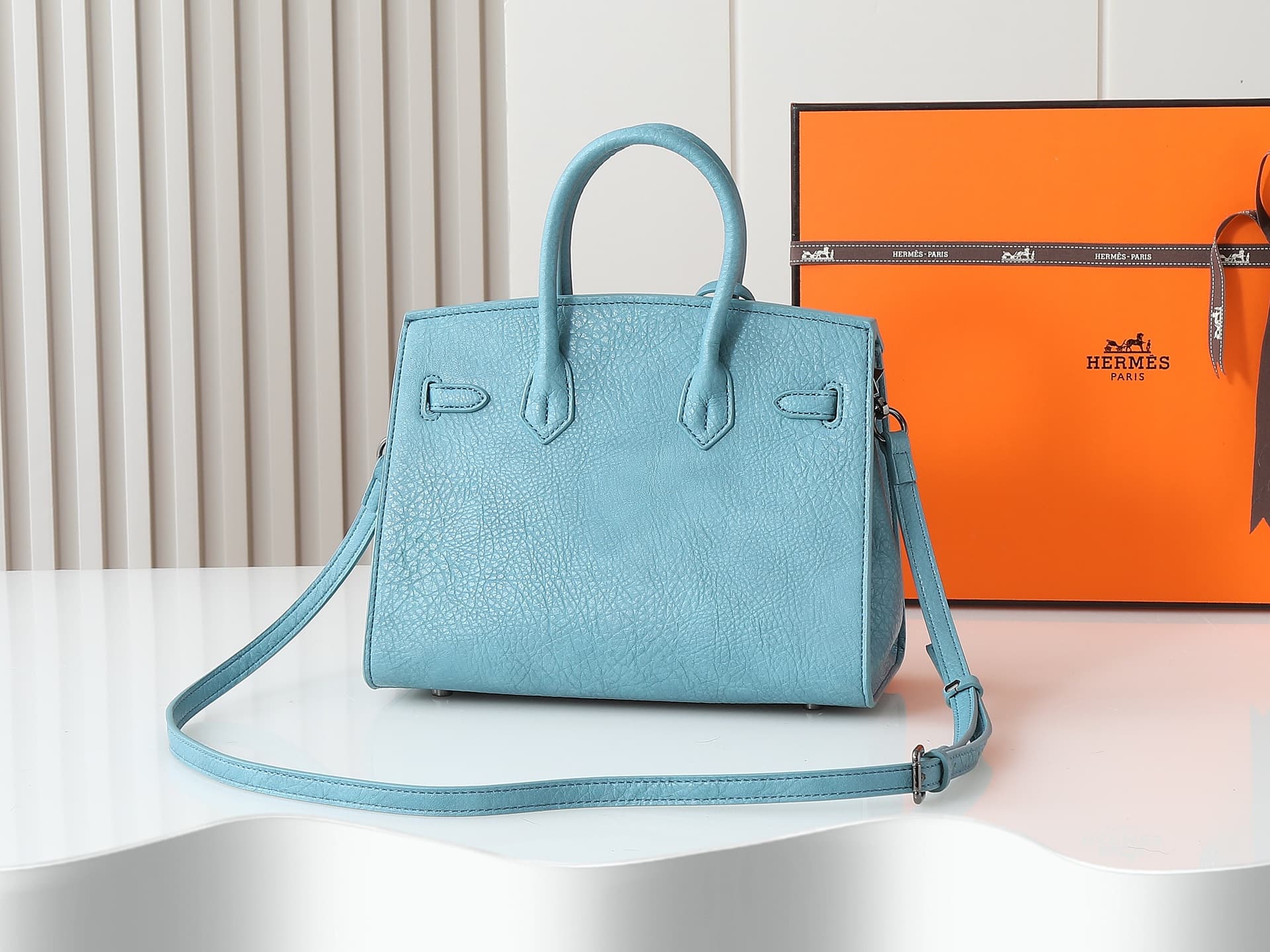 C4832 The new 11925 upgrade version is the same as the original model. Hermès platinum elephant pattern: Lake blue – a high-end women’s casual briefcase, designed for carrying on the shoulder. The craftsmanship is extremely delicate and elegant. It comes  — image 2