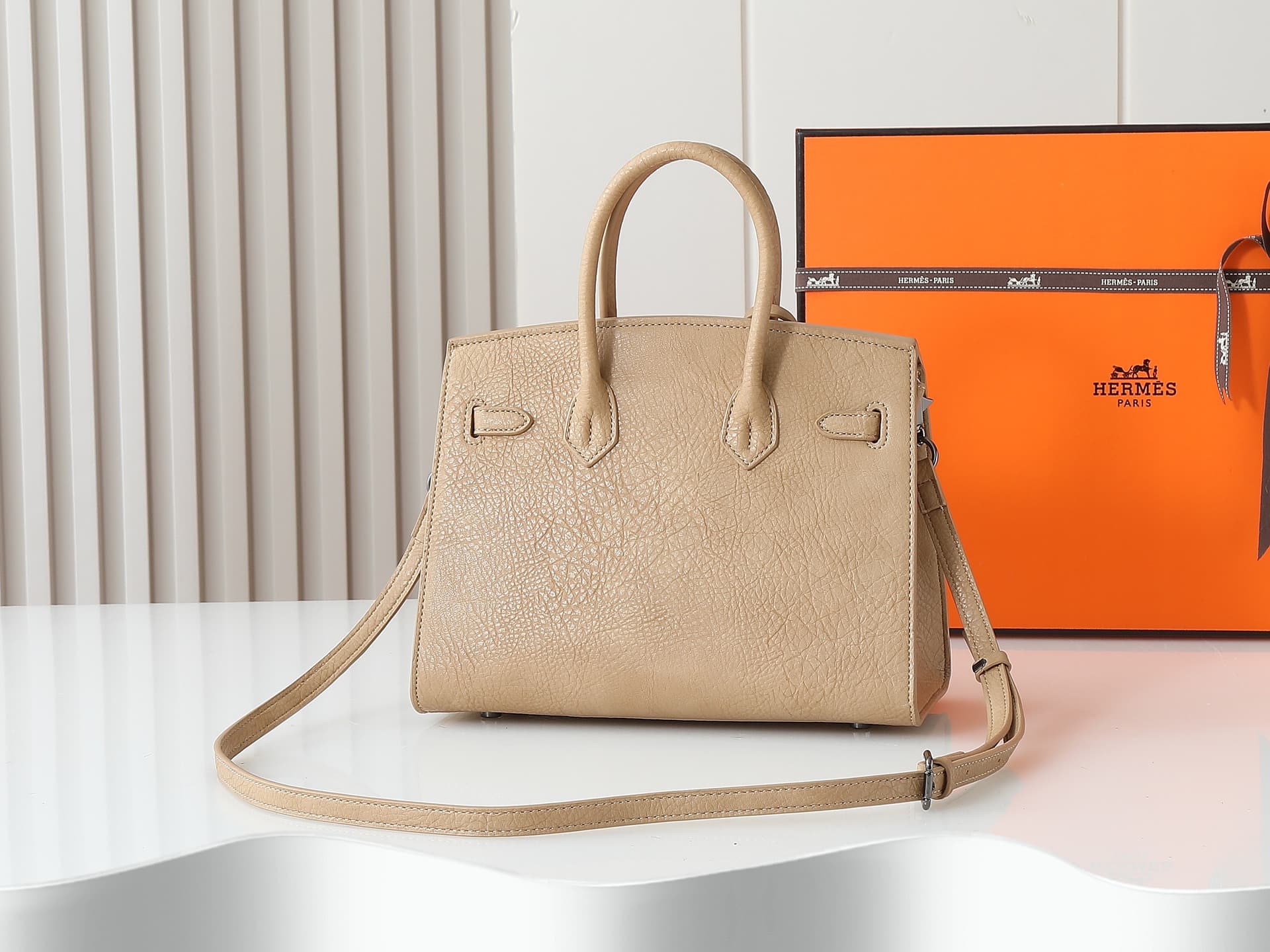C4829 New version of 11925 – upgraded version of the original model. Hermès platinum elephant pattern: light coffee color. It’s a high-end women’s casual briefcase, designed for crossbody use. The craftsmanship is extremely exquisite and elegant. It comes — image 2