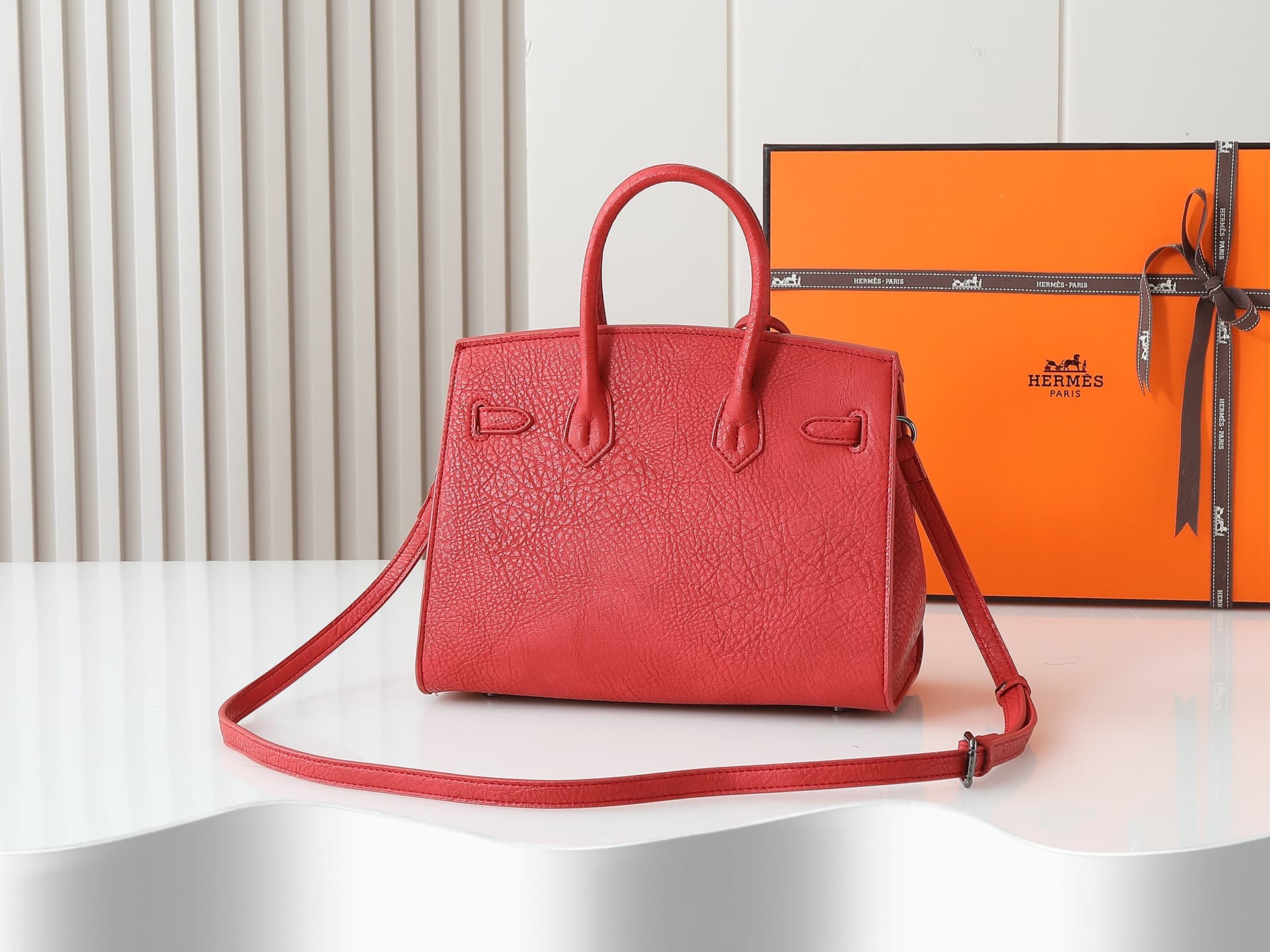 C4831 The upgraded version of the new 11925 model features the Hermès platinum elephant pattern: red color. It is a high-end women’s casual briefcase, designed for crossbody use. The craftsmanship is extremely delicate and elegant. It comes in a bag made  — image 2