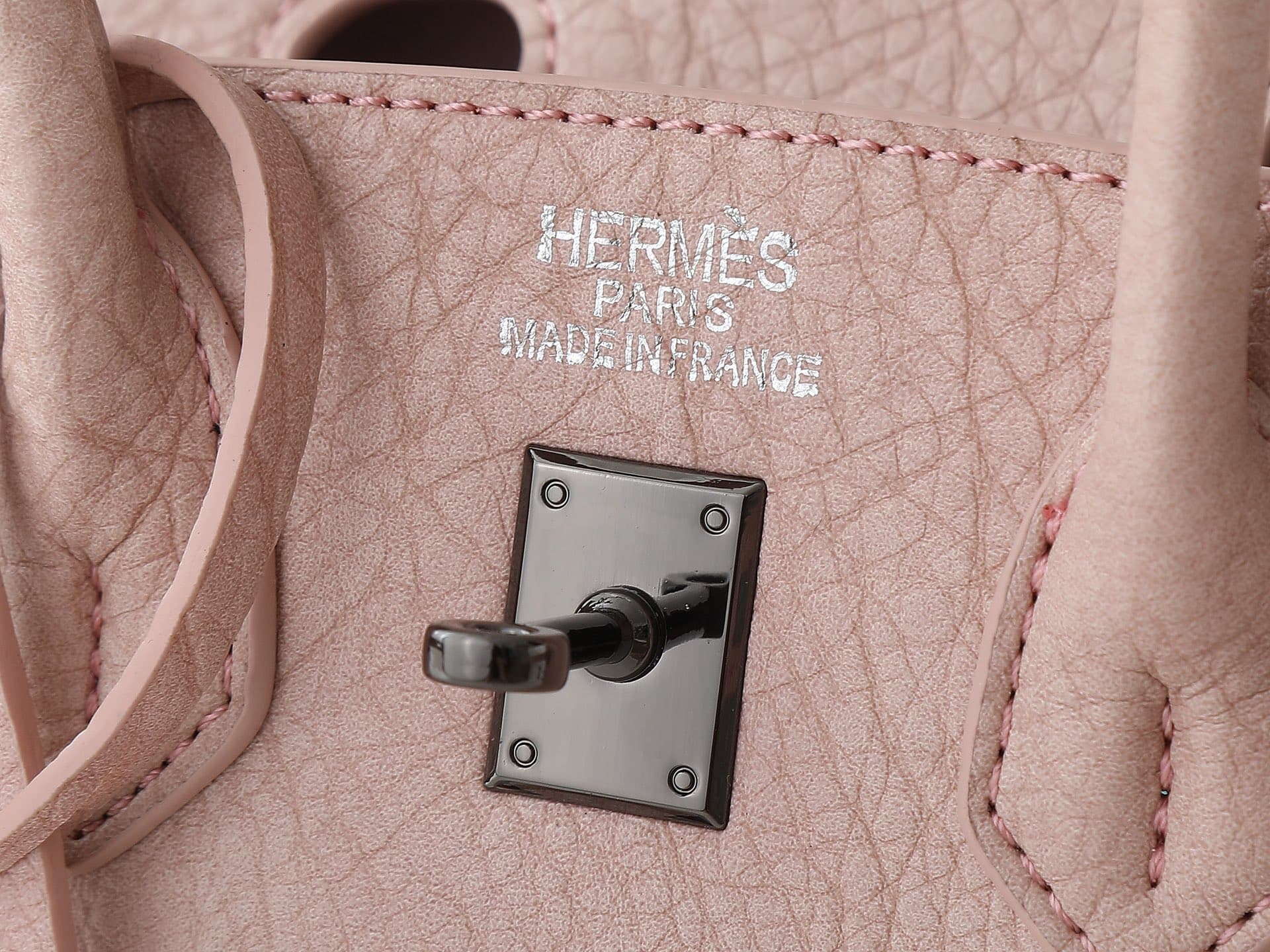 C4833 New 11925 upgraded version – original style. Hermès platinum elephant pattern: beige color. It’s a high-end women’s casual briefcase, similar to those available at specialty stores. It’s a crossbody bag with extremely exquisite and elegant craftsman — image 8
