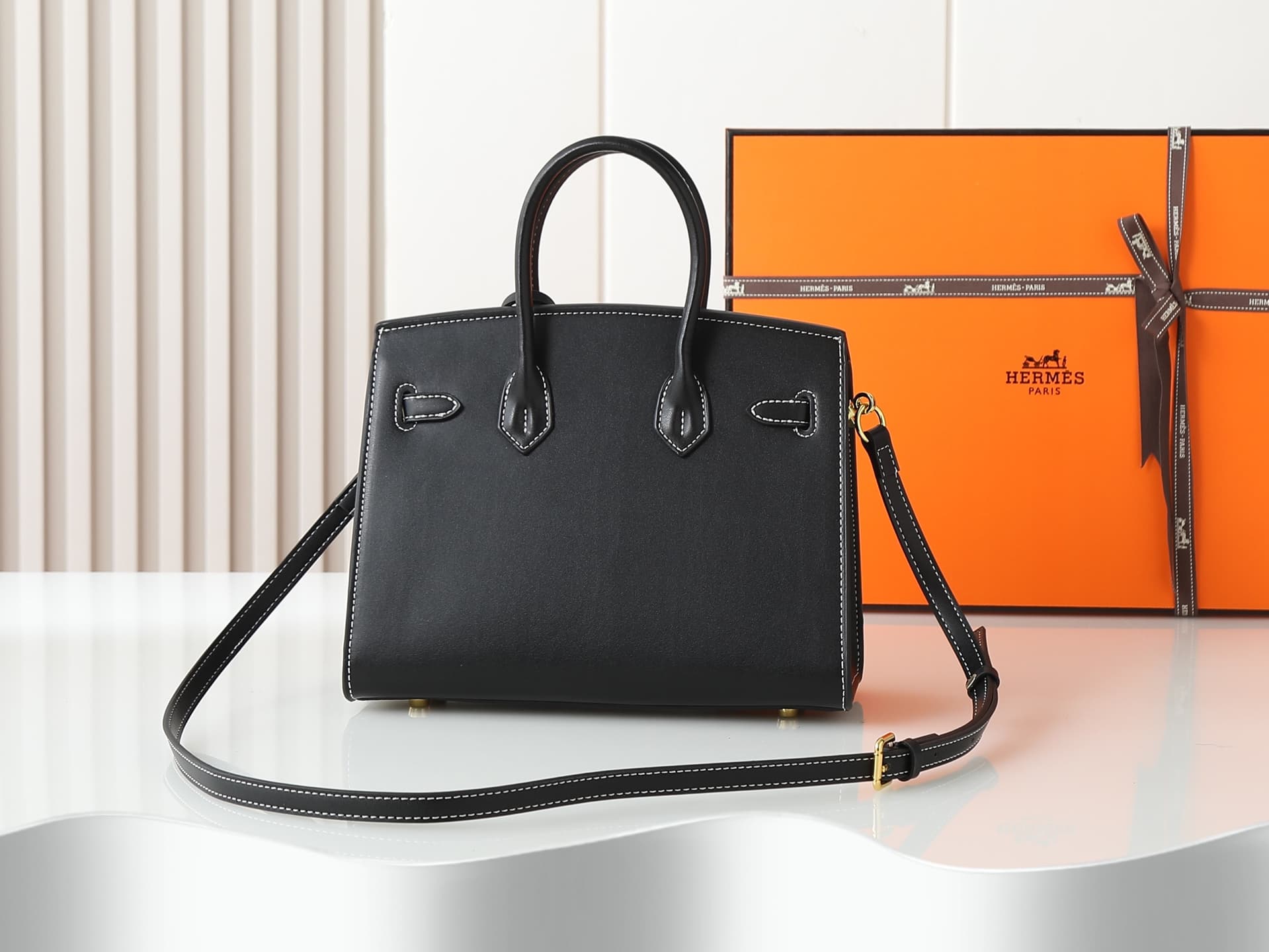 C4646 Medium 300, Small 290, New model 11925, Upgraded version of the original. Hermès platinum flat pattern: white lines; same high-end women’s casual briefcase style as those available at specialty stores. Crossbody bag – extremely delicate and elegant  — image 2