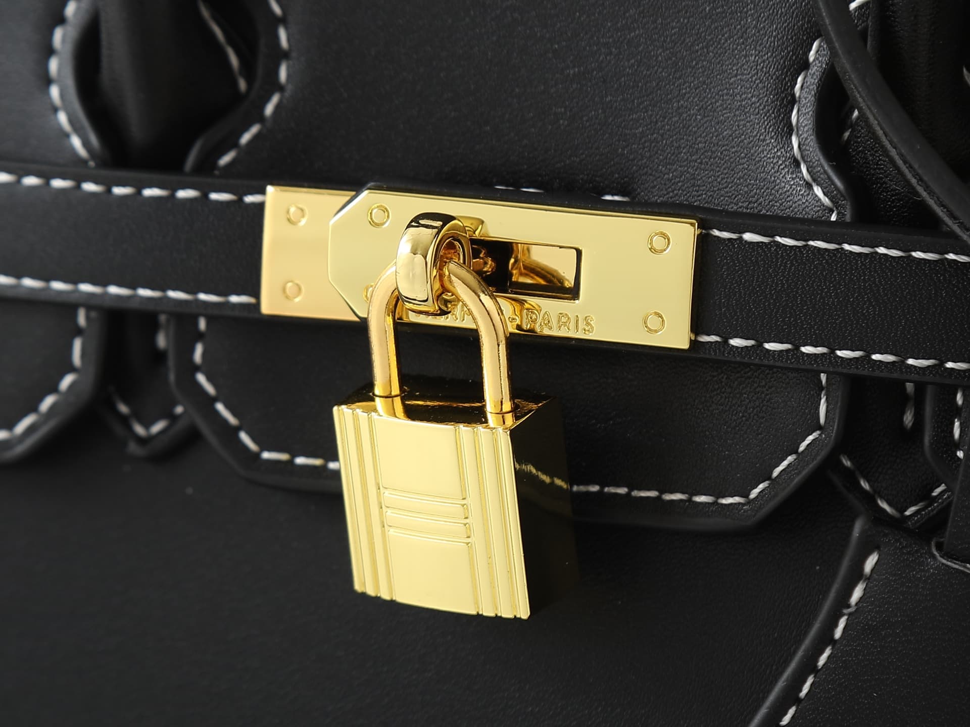 C4646 Medium 300, Small 290, New model 11925, Upgraded version of the original. Hermès platinum flat pattern: white lines; same high-end women’s casual briefcase style as those available at specialty stores. Crossbody bag – extremely delicate and elegant  — image 5