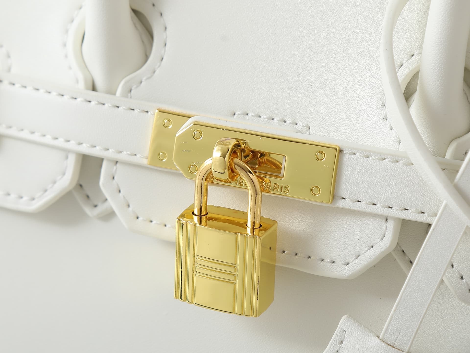 C4645 Medium 300, Small 290, New model 11925, Upgraded version of the original. Hermès platinum flat pattern: white lines; a high-end women’s casual briefcase similar to those available at specialty stores. It’s a crossbody bag with extremely exquisite an — image 5