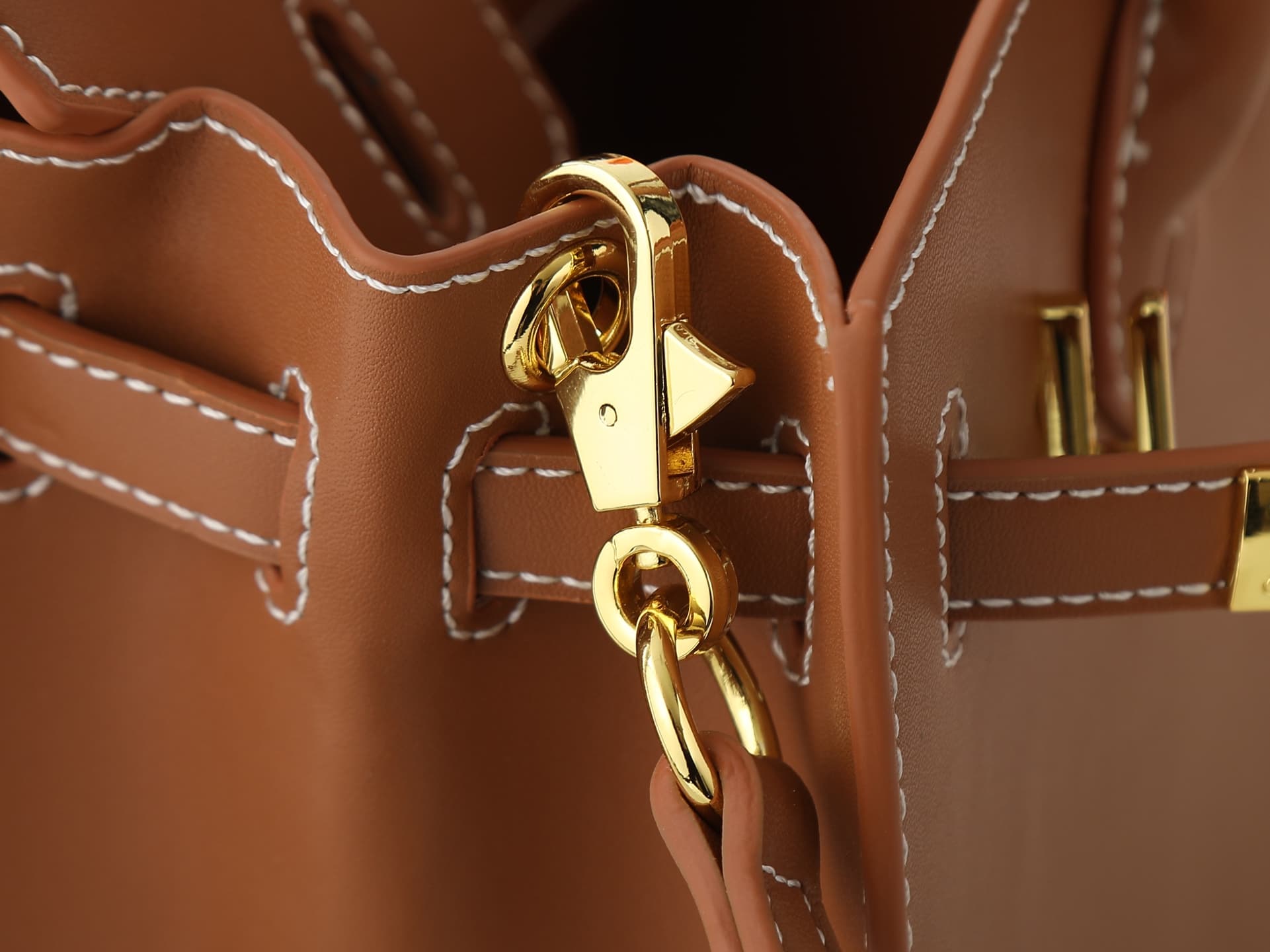 C4642 300, small 290, new model 11925, upgraded version of the original. Hermès platinum flat pattern: white lines; a high-end women’s casual briefcase similar to those available at specialty stores. A crossbody bag with extremely delicate and elegant cra — image 6