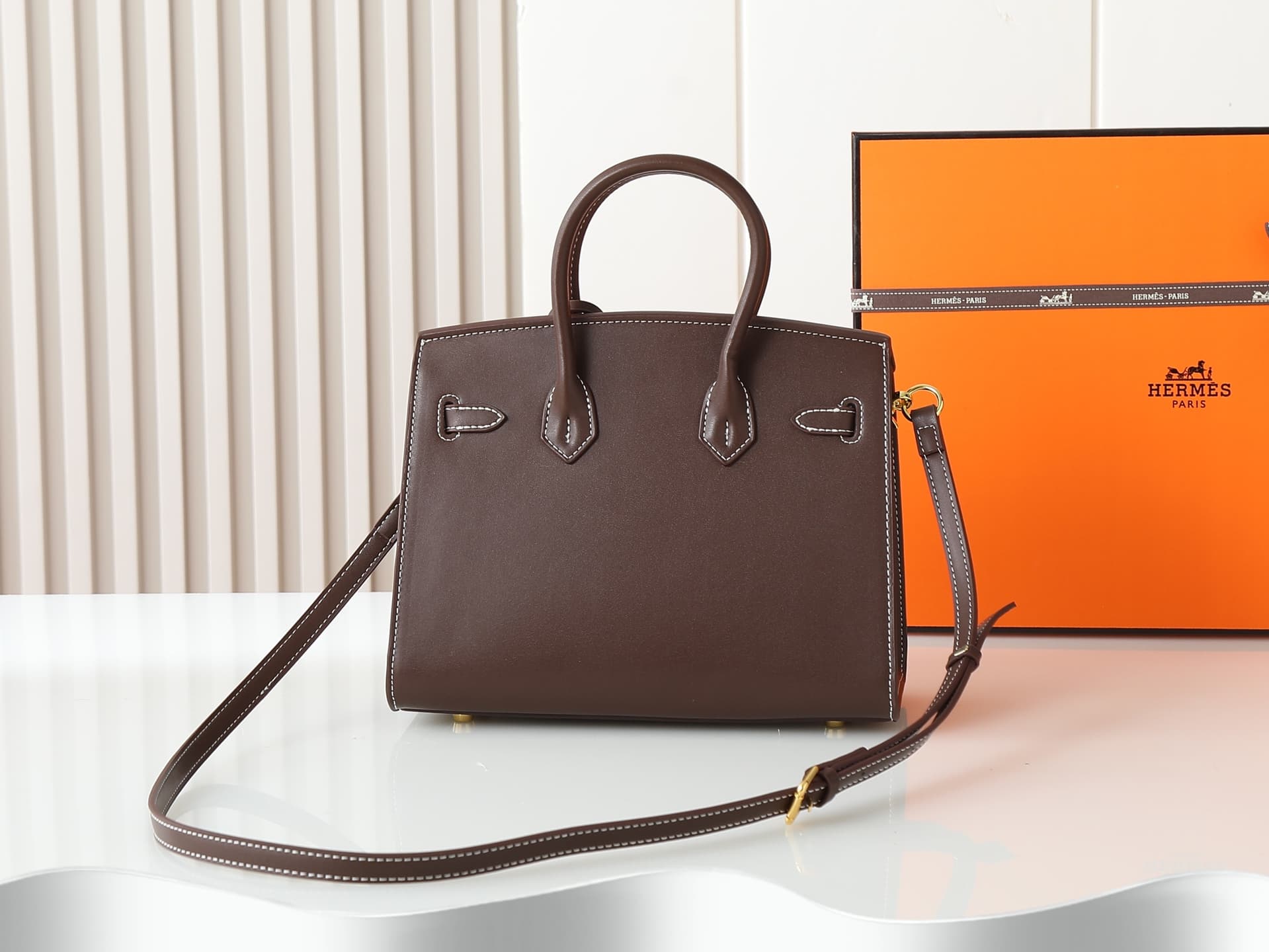 C4936 Medium 300, Small 290, New 11925, Upgraded version of the original model. Hermès platinum flat pattern: white lines; a high-end women’s casual briefcase identical to those found at specialty stores. Crossbody bag – extremely well-made and elegant in — image 2