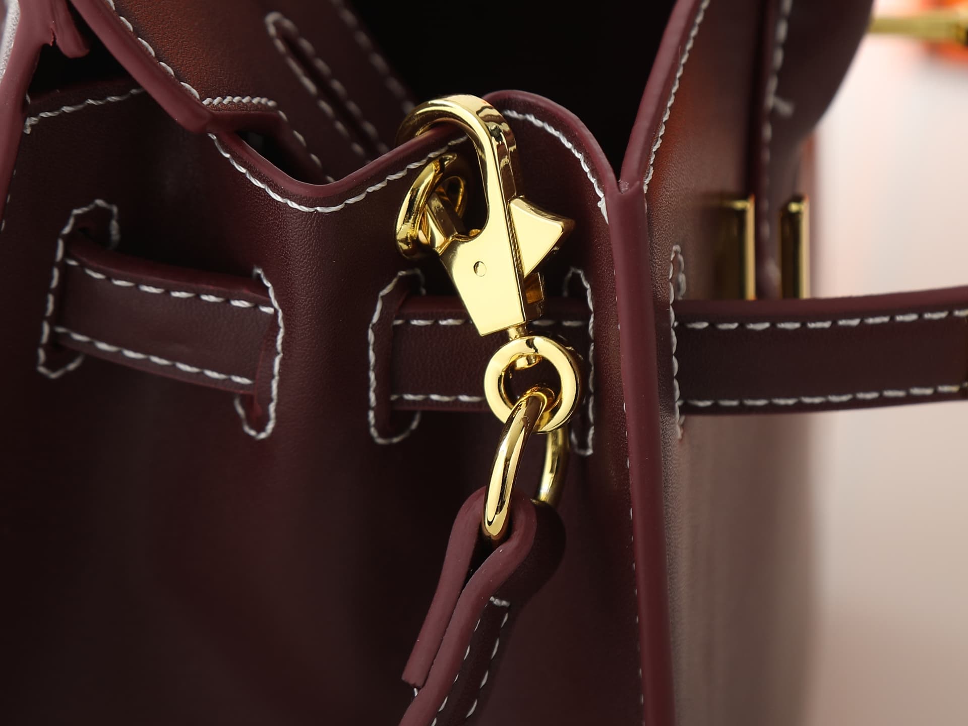 C4935 Medium 300, Small 290, New model 11925, Upgraded version of the original. Hermès platinum plain pattern: white lines; same high-end women’s casual briefcase style as those available at specialty stores. Crossbody bag – exquisitely crafted and elegan — image 6